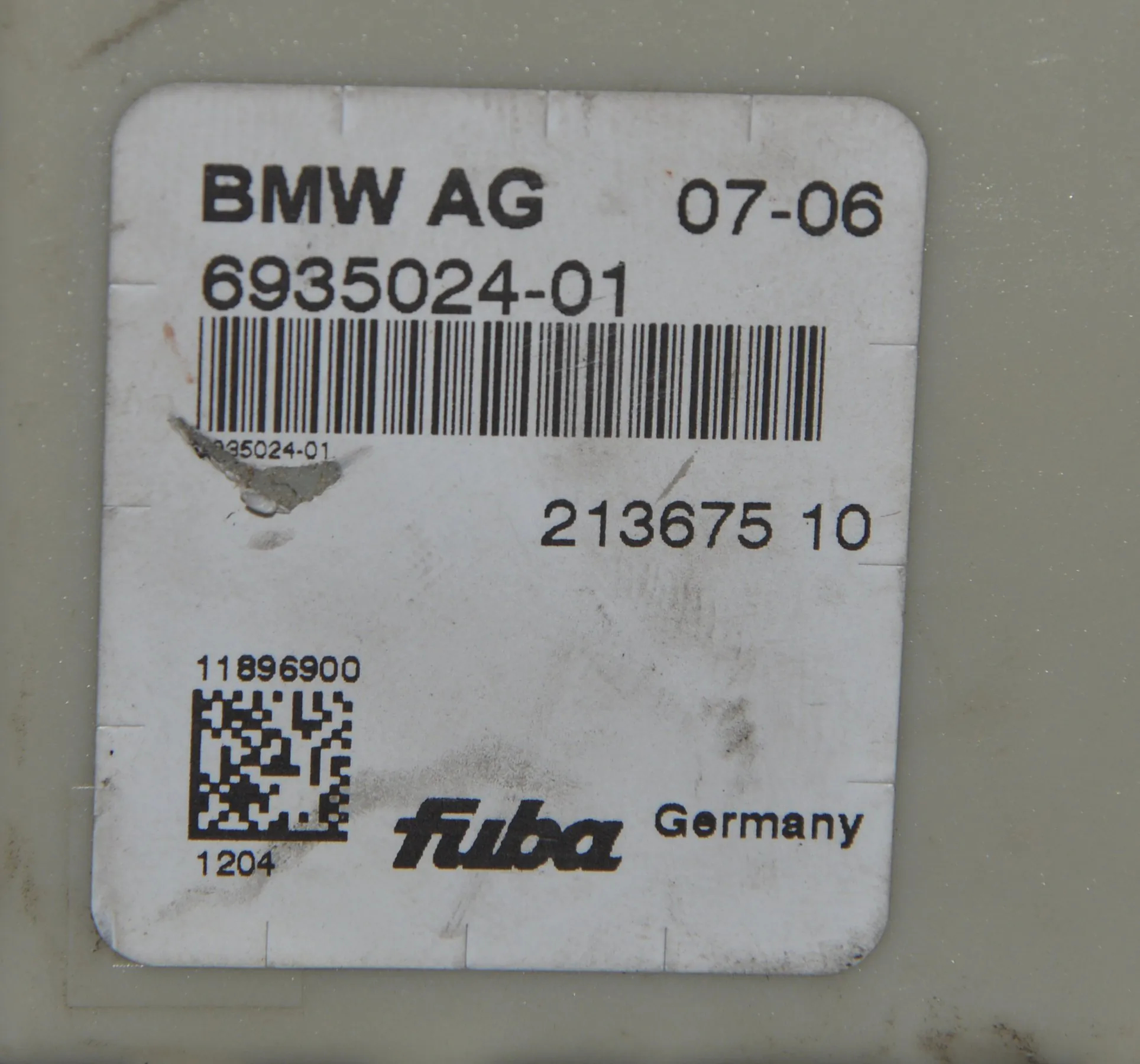 Antenna – OEM 6935024 · BMW 5 (E60) BMW 5 (E60) M5 2005 – 2