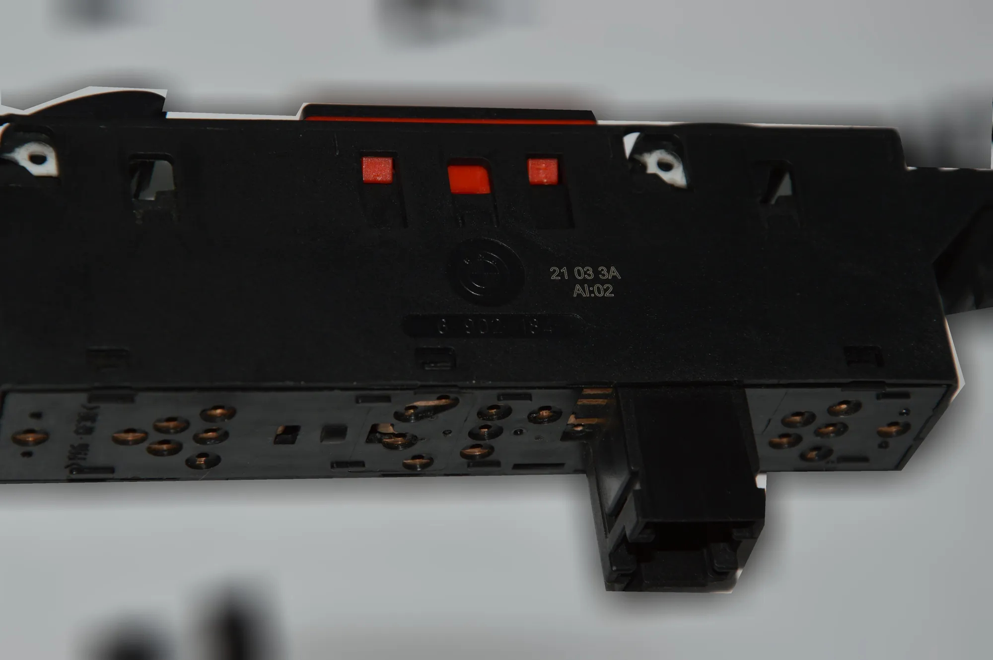 Front Left Door Window Switch – OEM 6902184 · BMW 3 (E46) BMW 3 (E46) 2003 – 4