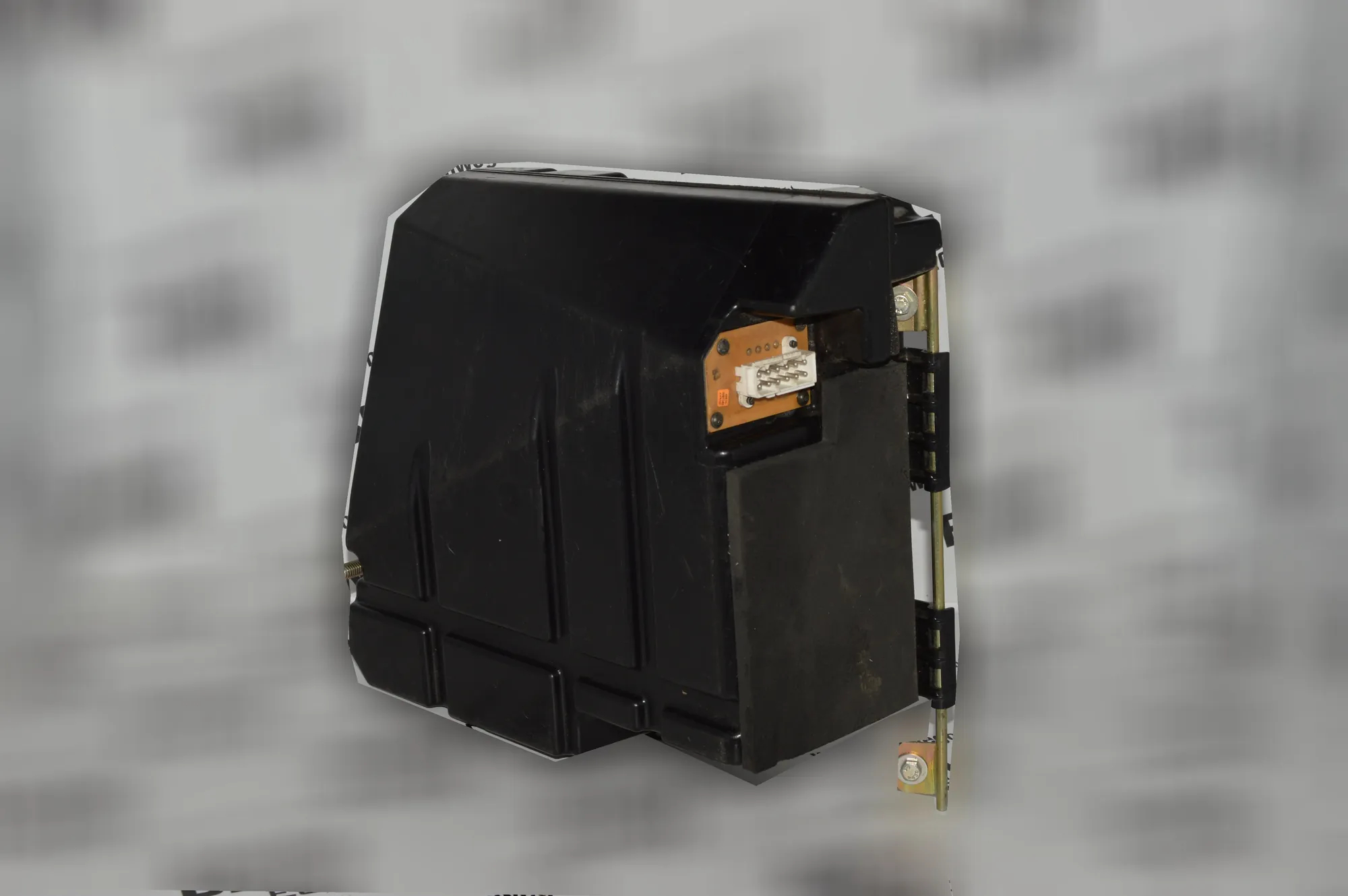 Subwoofer – OEM 8362176 · BMW 5 Touring (E39) BMW 5 Touring (E39) 2003 – 4