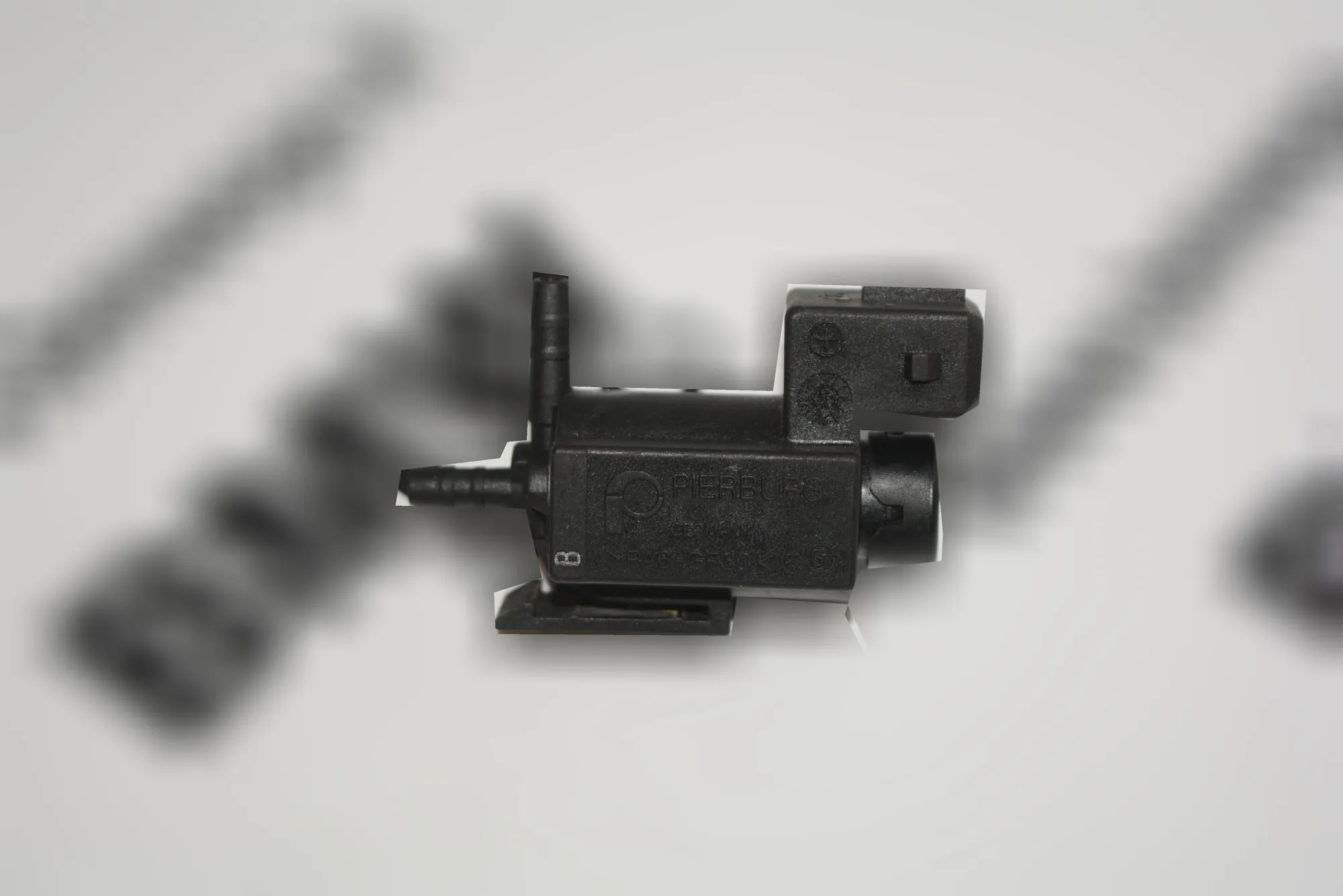 Solenoid Valve – OEM 1742712 · BMW 5 (E39) BMW 5 (E39) 2000