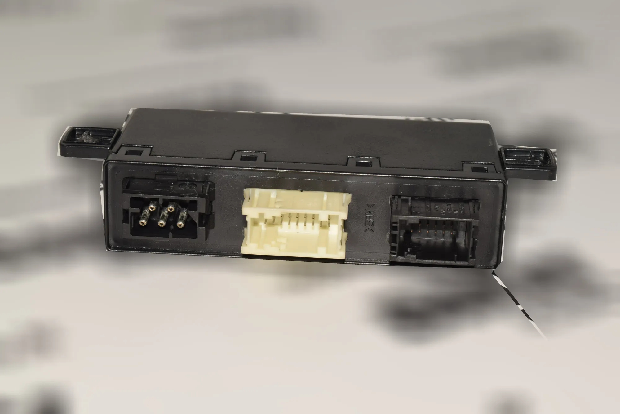 Front Left Door Control Unit – OEM 6904255 · BMW 7 (E38) 740 i, iL 1999 – 2