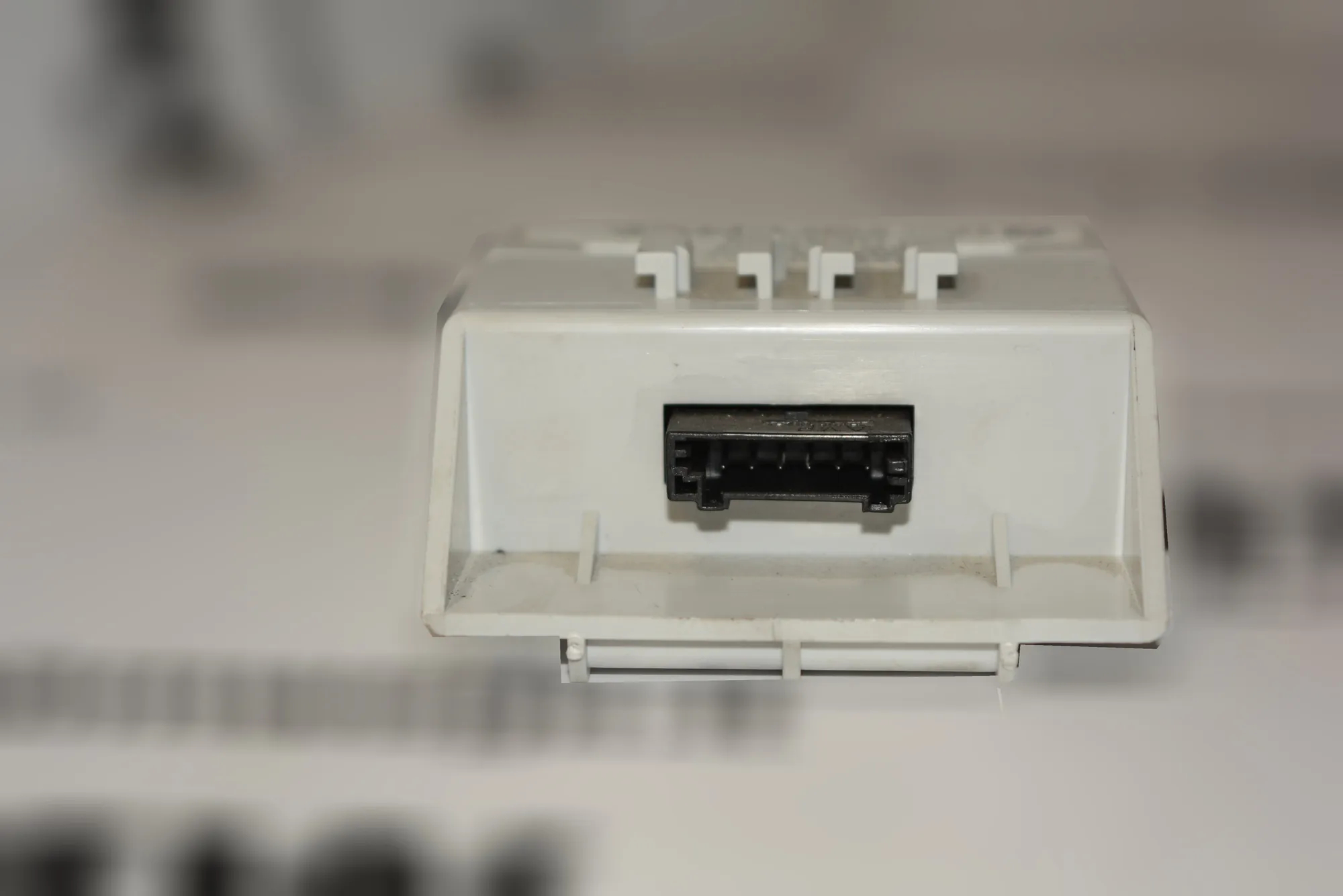 Other Control Units – OEM 6923215 · BMW 3 (E46) 330 i 2003 – 2