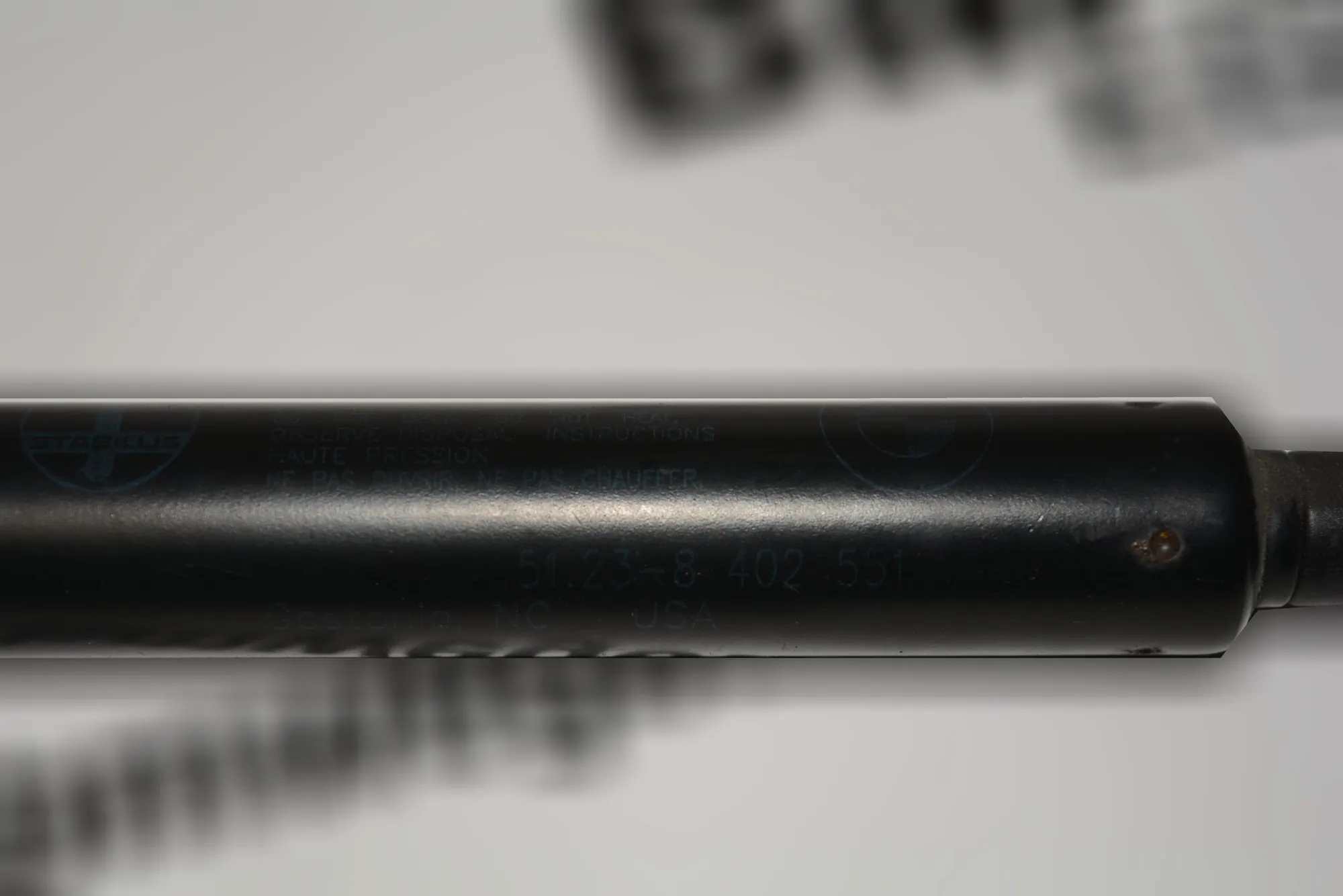 Front Right Bonnet Strut – OEM 8402551 · BMW X5 (E53) 3.0 d 2005 – 2