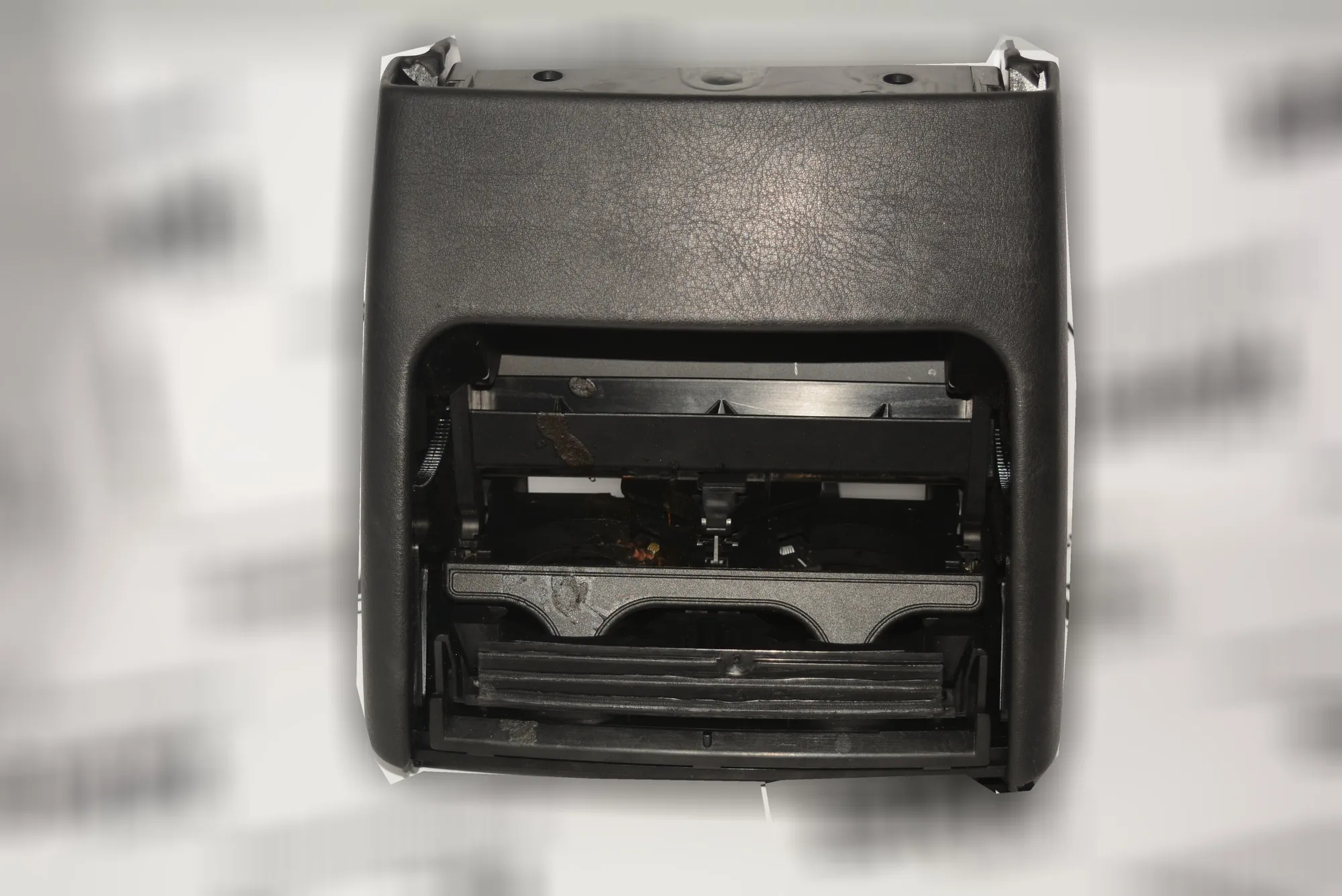 Cup Holder – OEM 7077955 · BMW X5 (E53) 3.0 d 2005