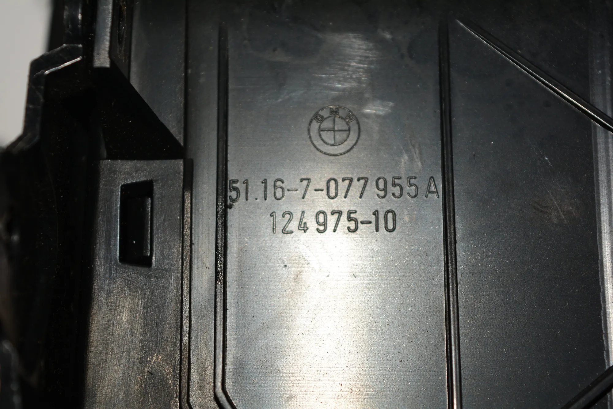 Cup Holder – OEM 7077955 · BMW X5 (E53) 3.0 d 2005 – 6