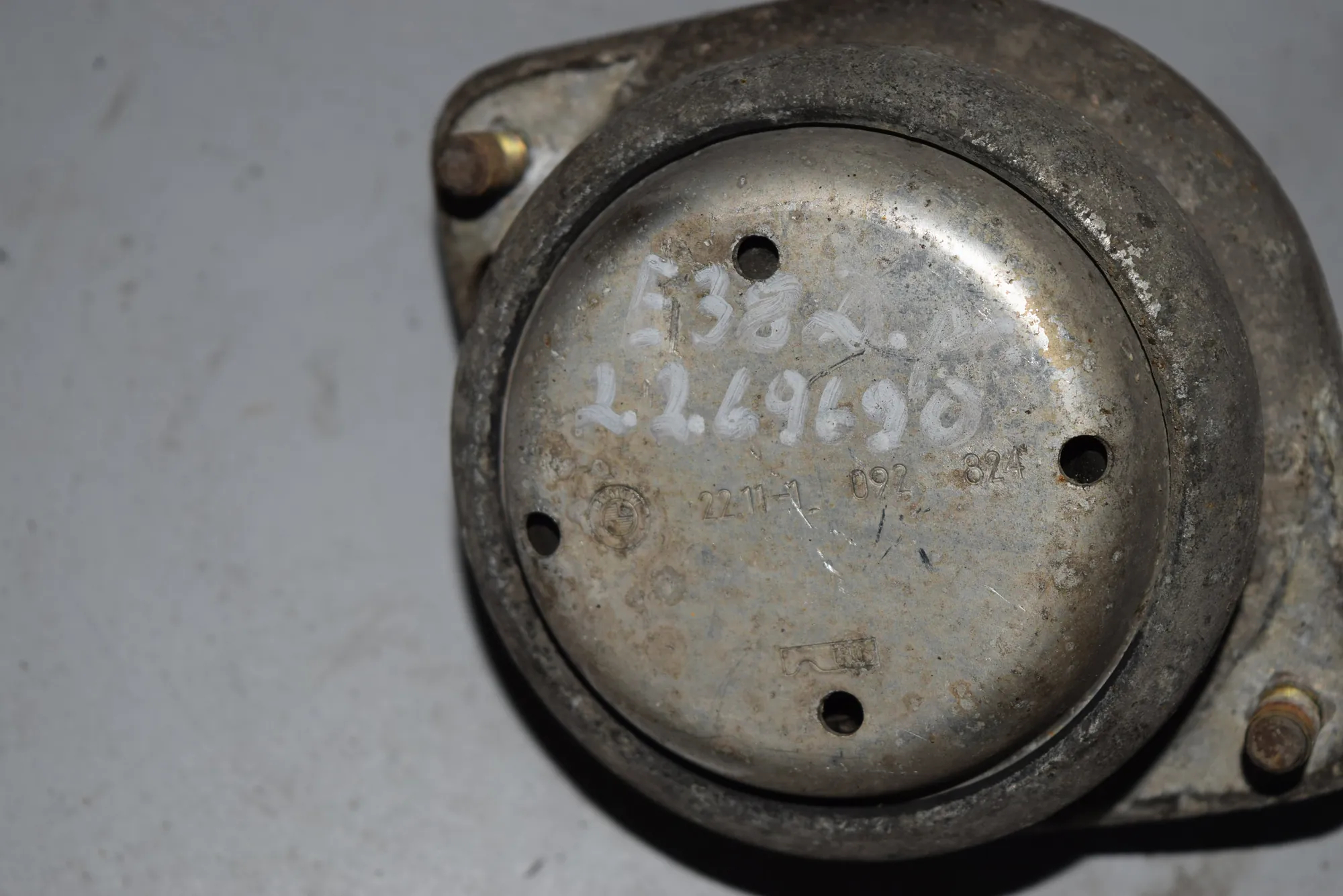 Right Side Engine Mount – OEM 1092824 · BMW 7 (E38) 740 i, iL 2000 – 3