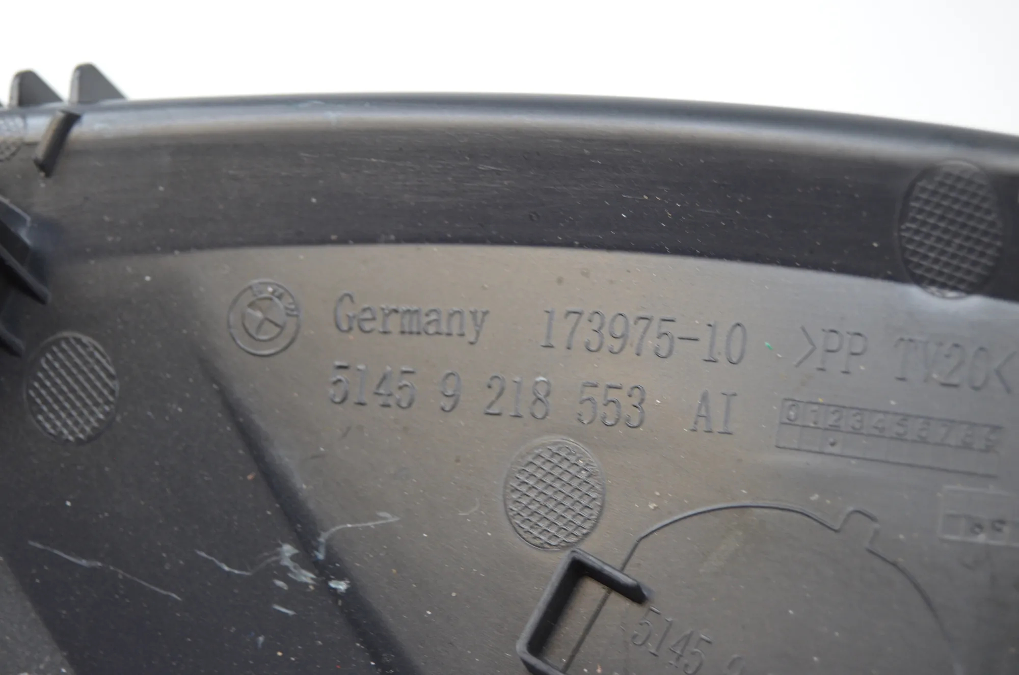 Dashboard Lower Trim – OEM 9218567 · BMW 3 Touring (F31) 330 d 2013 – 7