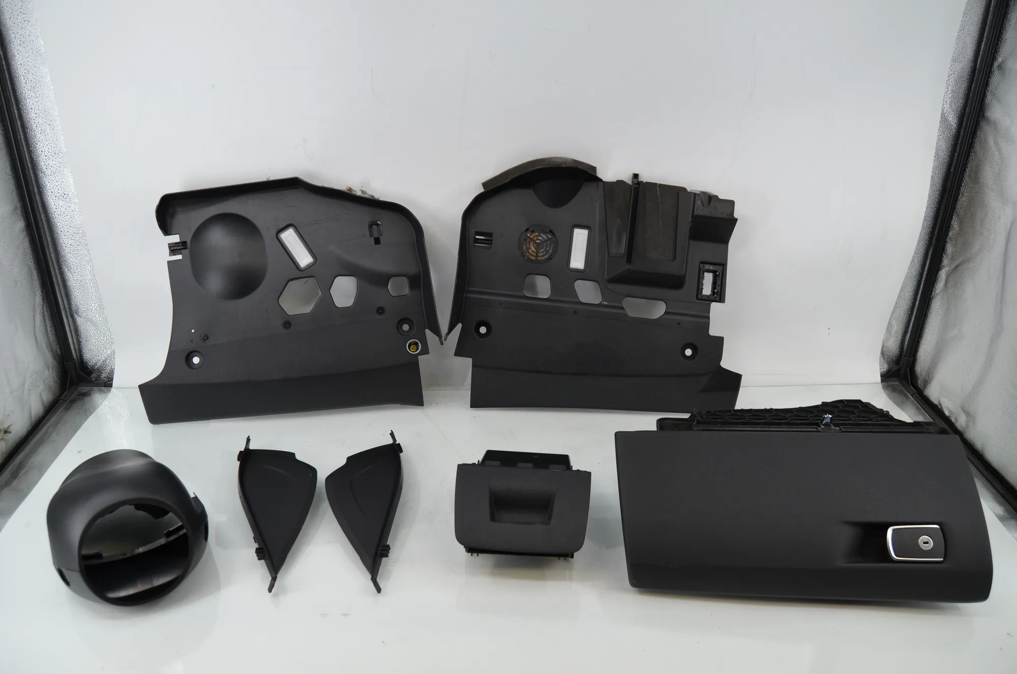 Dashboard Lower Trim – OEM 9218567 · BMW 3 Touring (F31) 330 d 2013