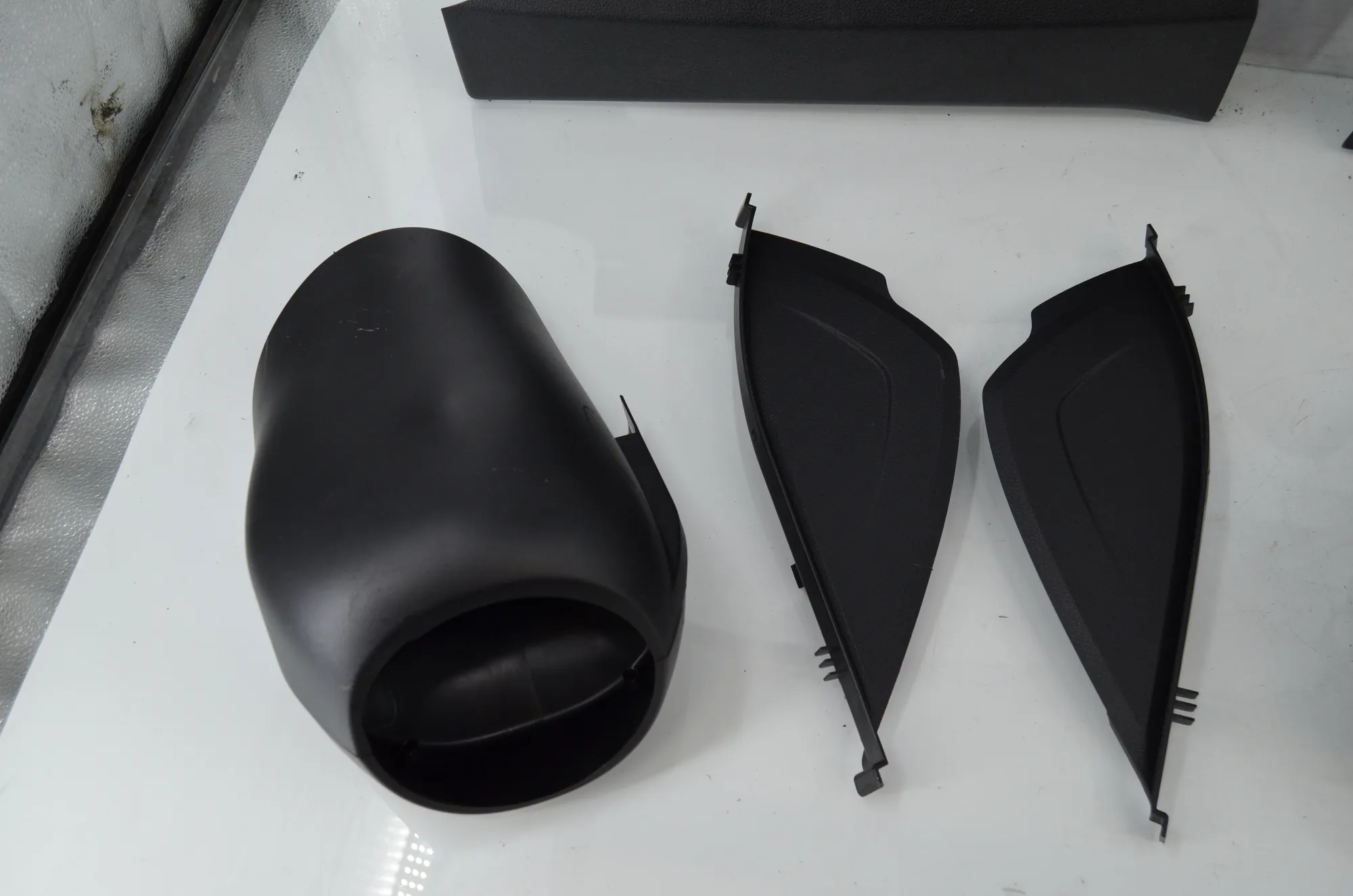 Dashboard Lower Trim – OEM 9218567 · BMW 3 Touring (F31) 330 d 2013 – 3