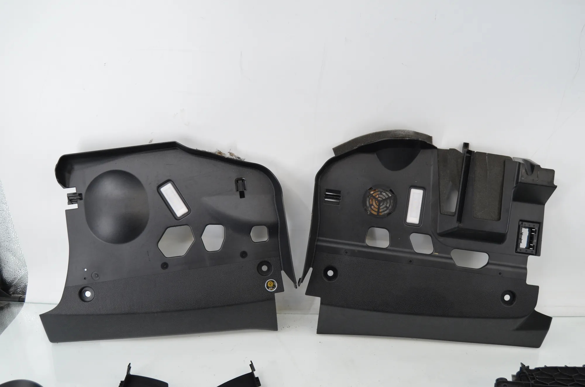 Dashboard Lower Trim – OEM 9218567 · BMW 3 Touring (F31) 330 d 2013 – 2