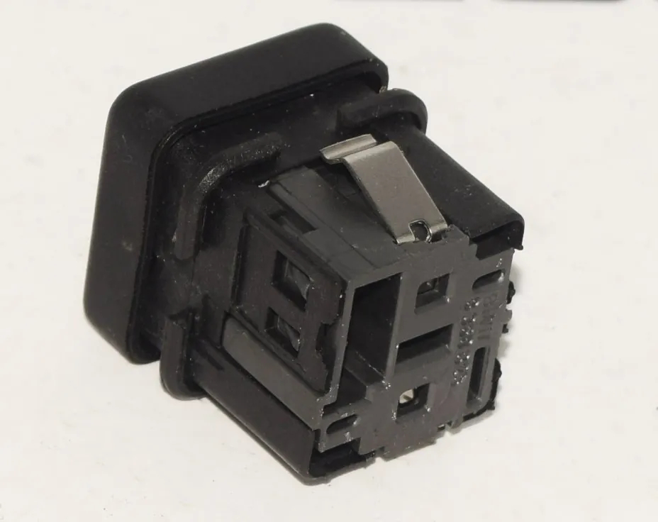 Switches – OEM 8360828 · BMW 5 (E39) 530 d 2002 – 2