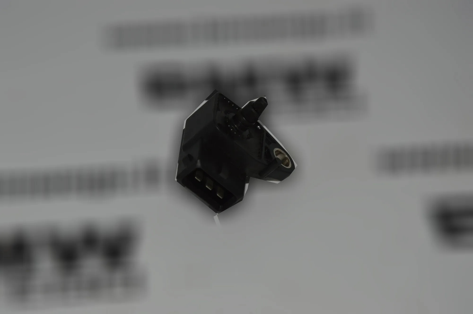 Intake Manifold Pressure Sensor – OEM 2246977 · BMW 5 (E39) 530 d 2002