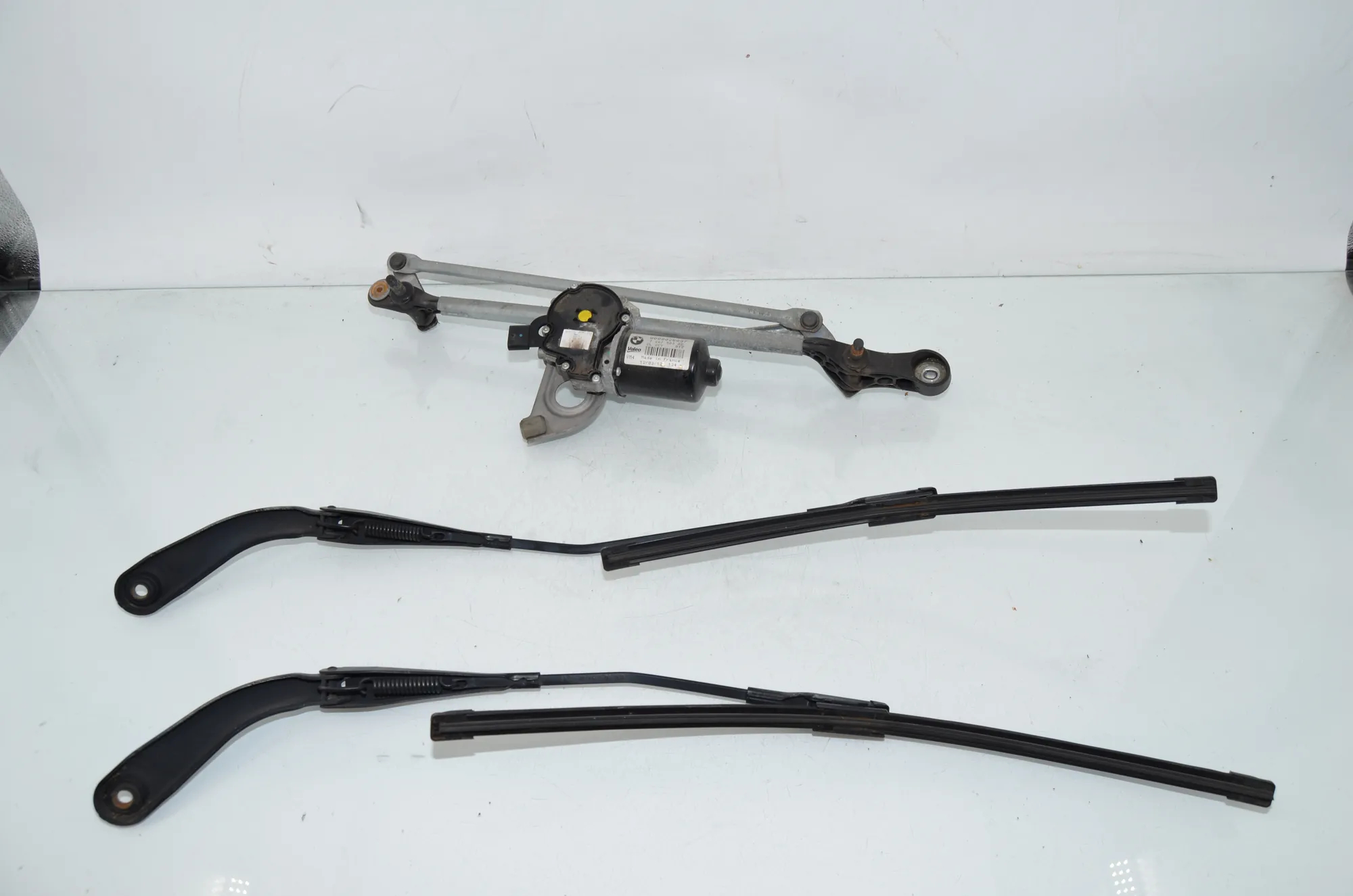 Front Windshield Wiper Mechanism – OEM 7267503 · BMW 3 Touring (F31) 330 d 2013 – 3