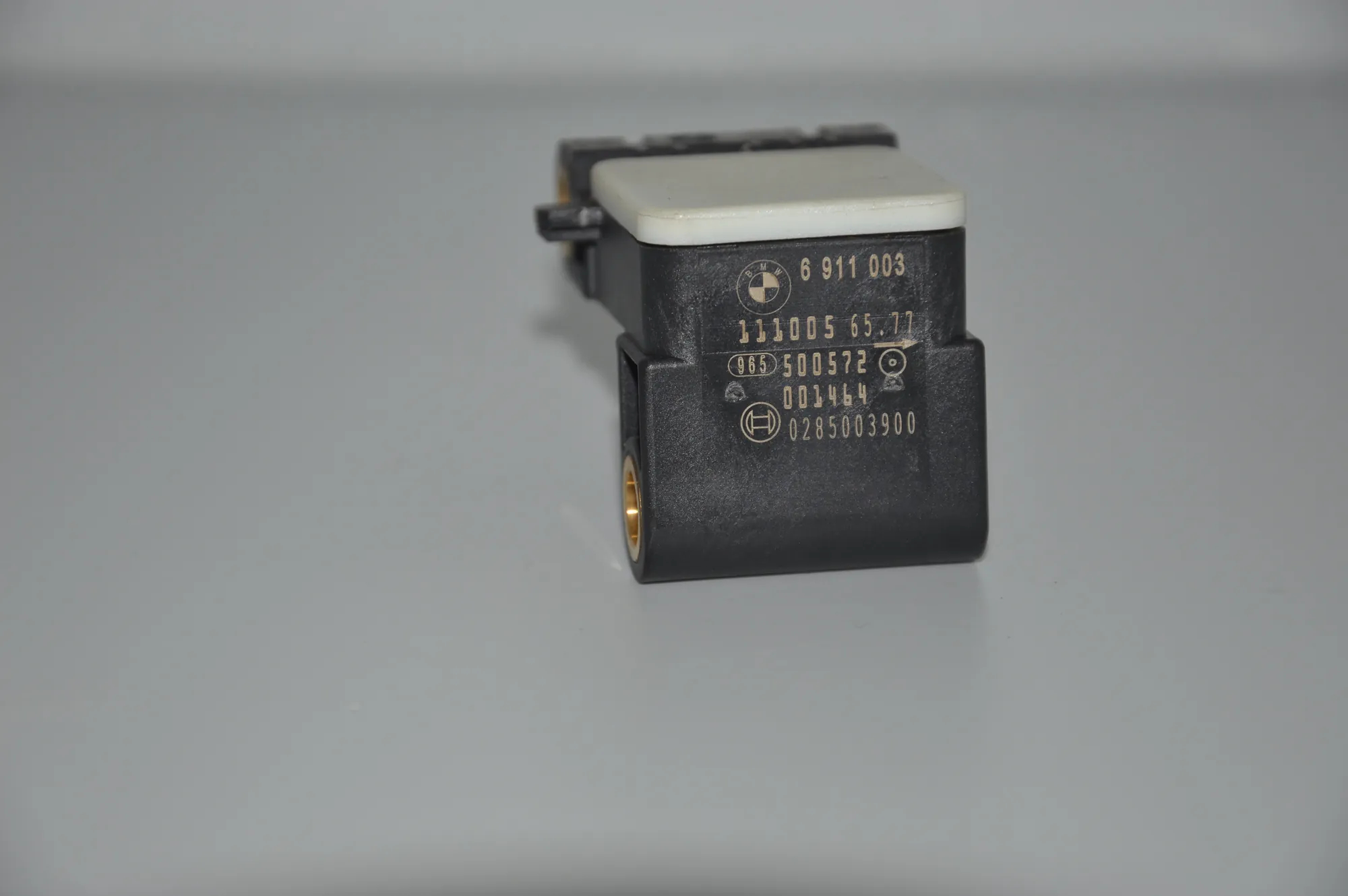 Front Left Impact Sensor – OEM 6911003 · BMW 3 (E90) 330 i 2005 – 3