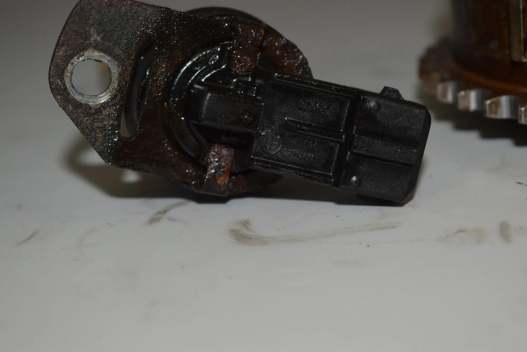 Solenoid Valve – OEM 7516293 · BMW 3 (E90) 330 i 2005 – 6