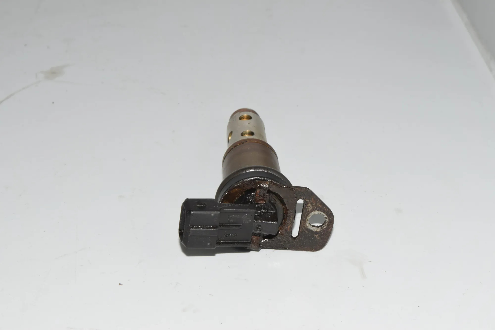 Solenoid Valve – OEM 7516293 · BMW 3 (E90) 330 i 2005 – 4