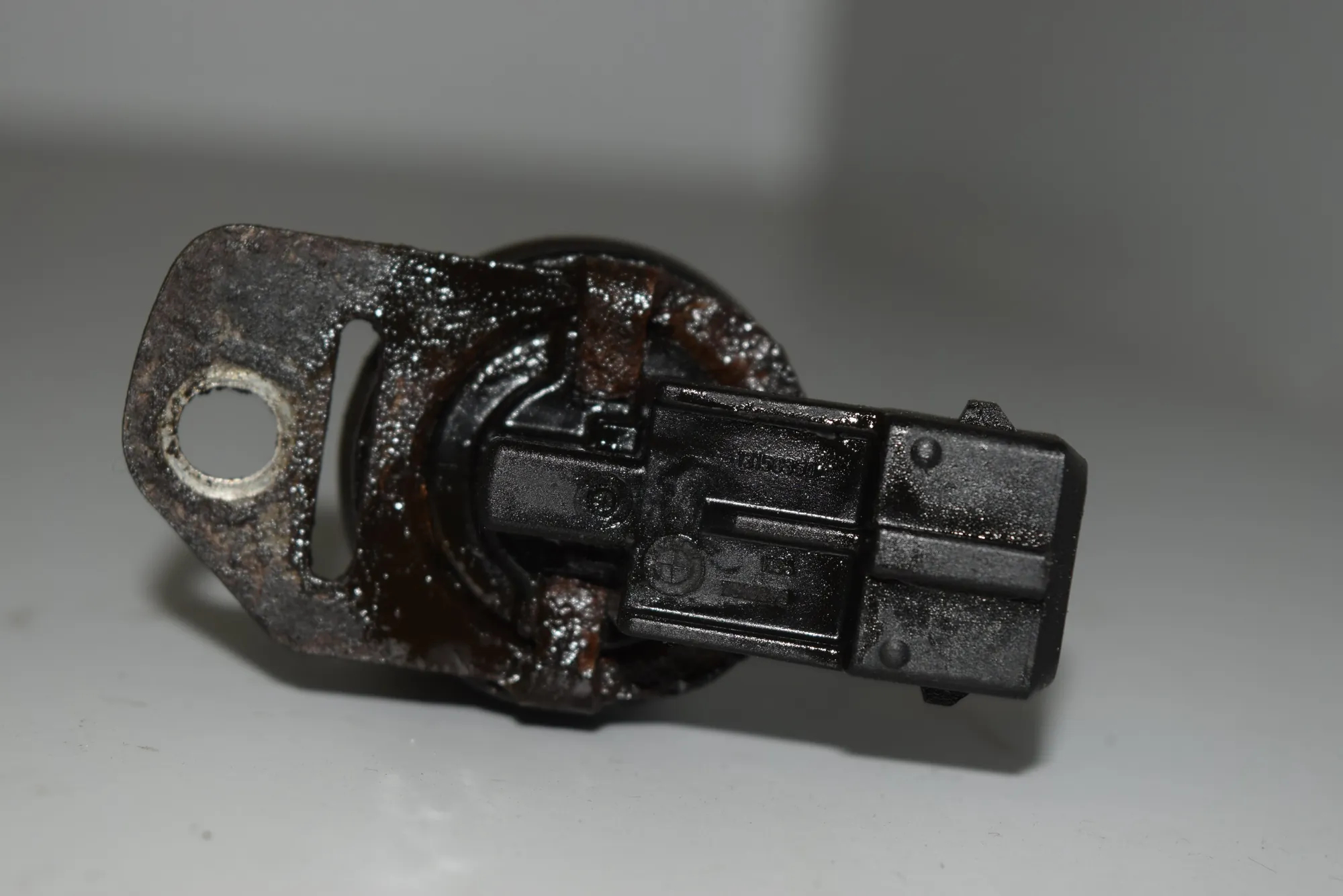 Solenoid Valve – OEM 7516293 · BMW 3 (E90) 330 i 2005 – 5