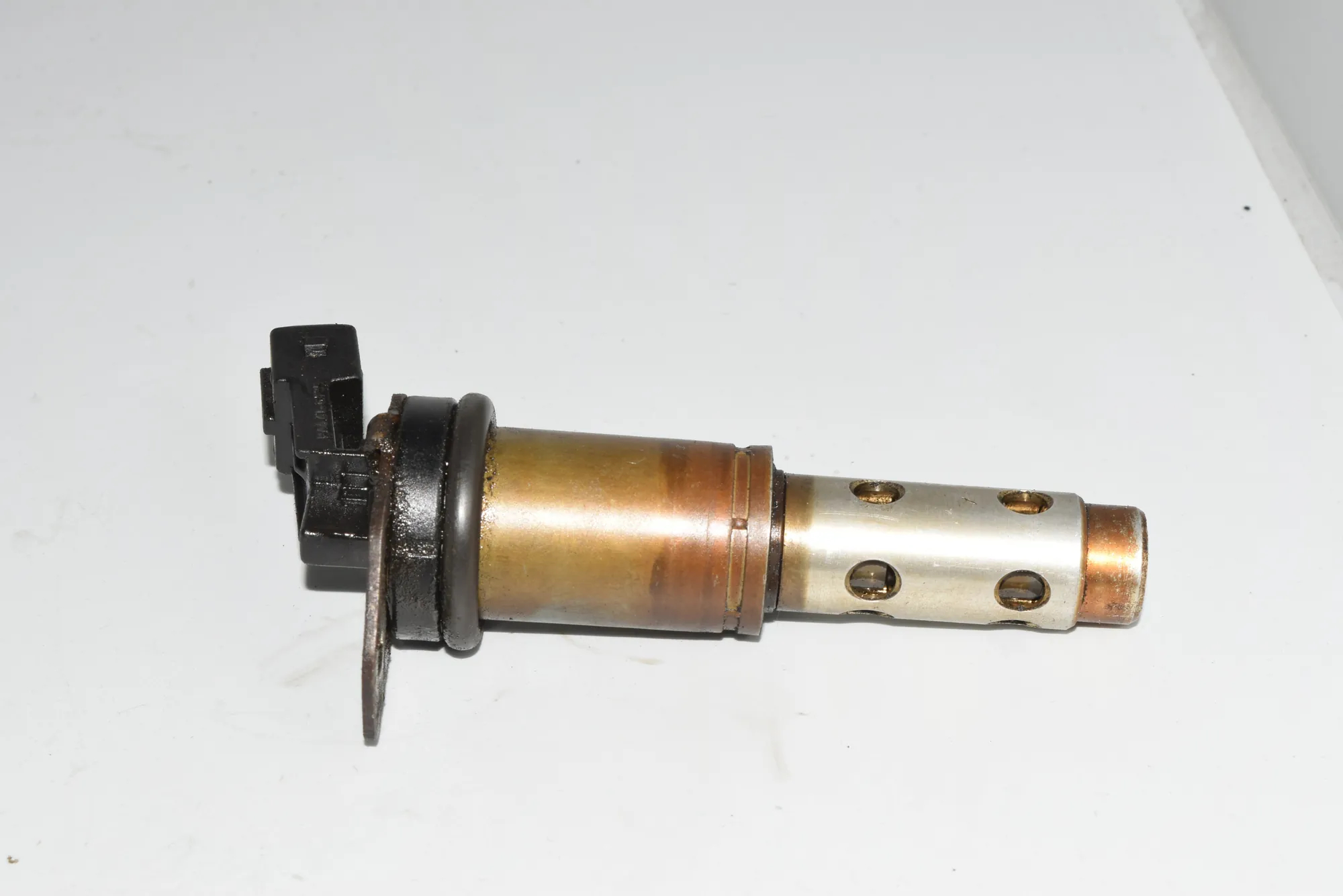 Solenoid Valve – OEM 7516293 · BMW 3 (E90) 330 i 2005