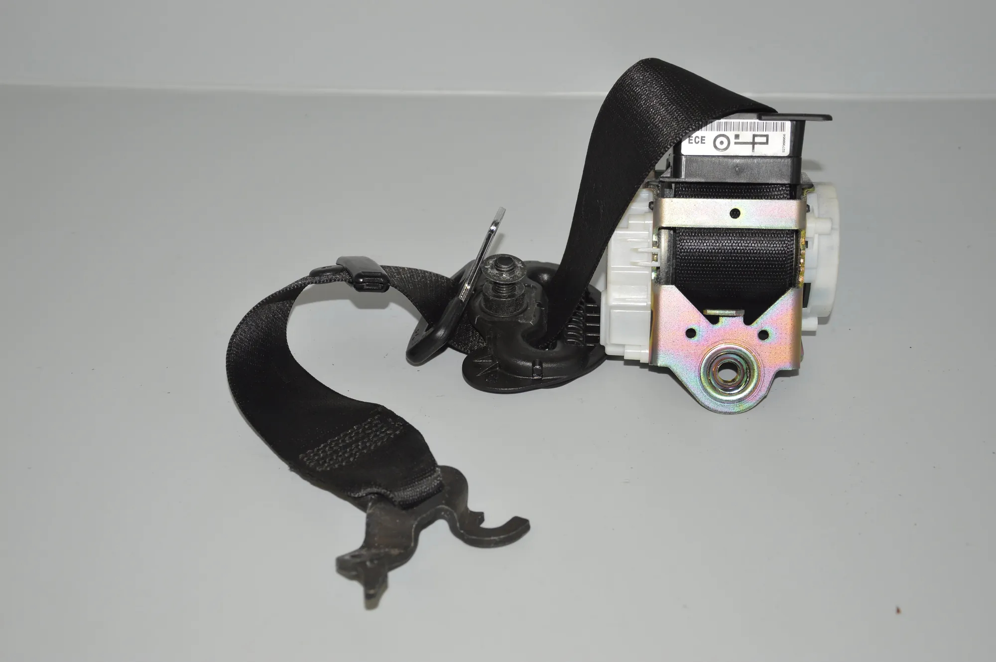 Front Right Seatbelt – OEM 7069956 · BMW 3 (E90) 330 i 2005 – 2