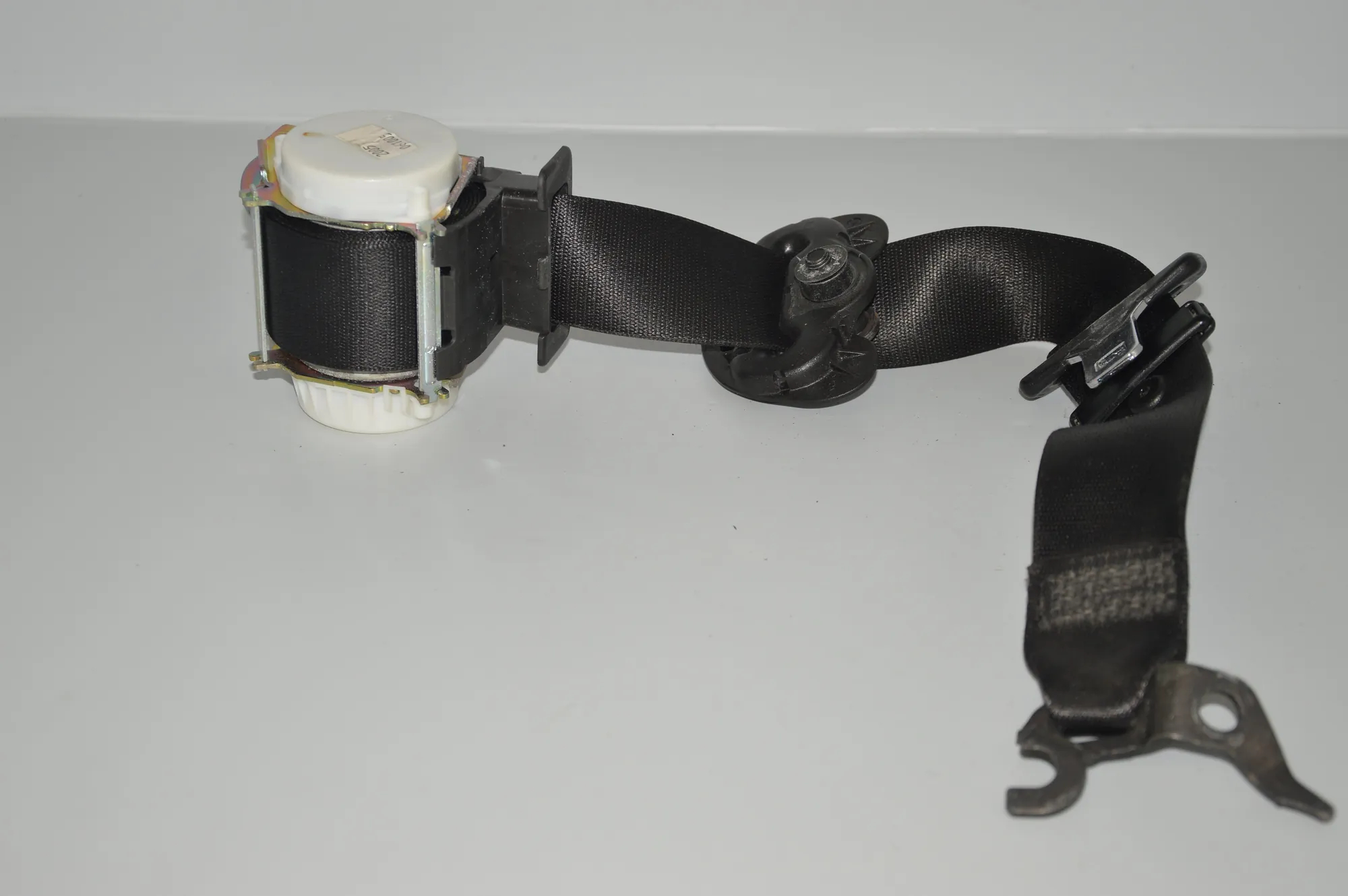 Front Right Seatbelt – OEM 7069956 · BMW 3 (E90) 330 i 2005