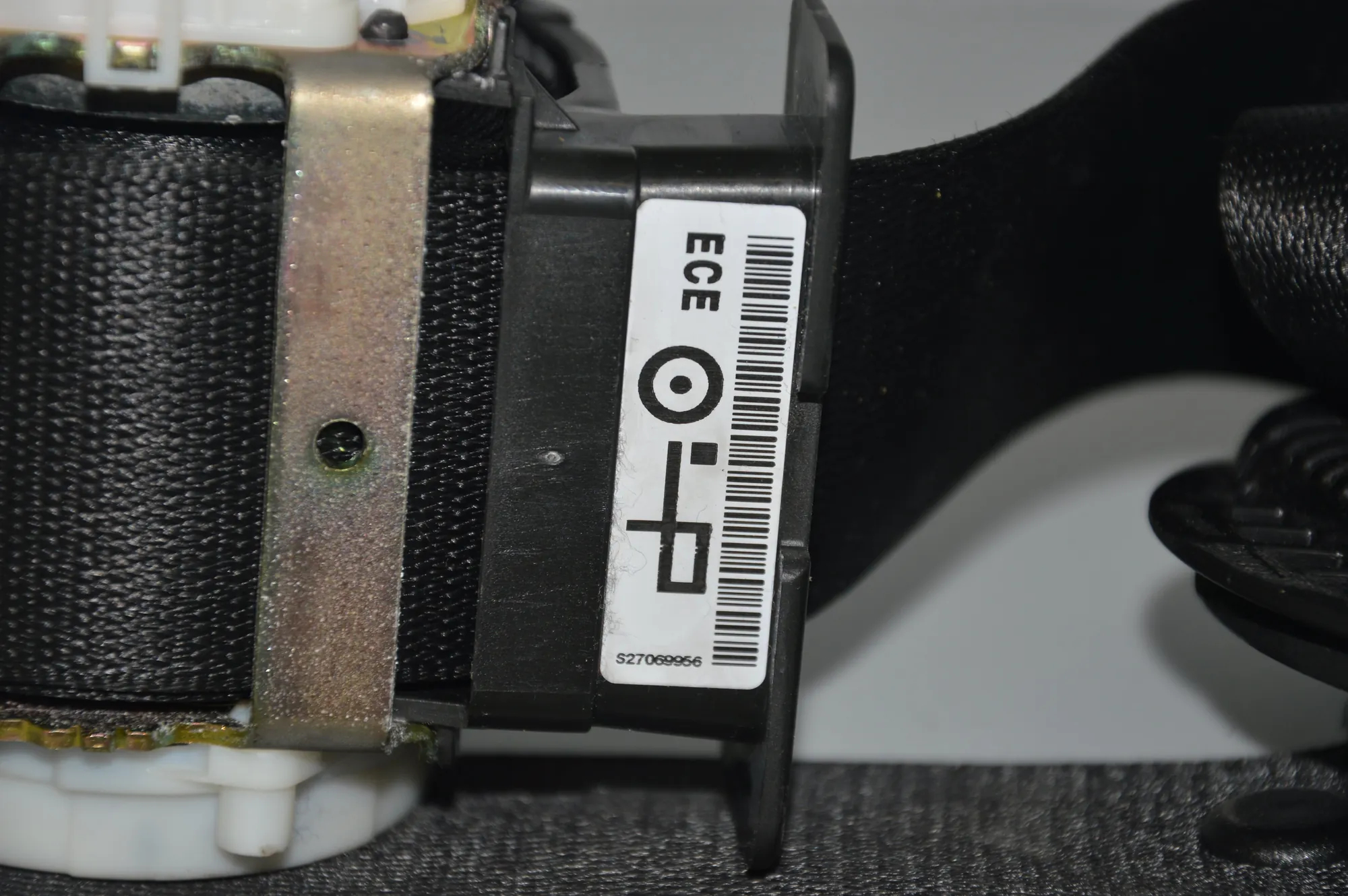 Front Right Seatbelt – OEM 7069956 · BMW 3 (E90) 330 i 2005 – 4