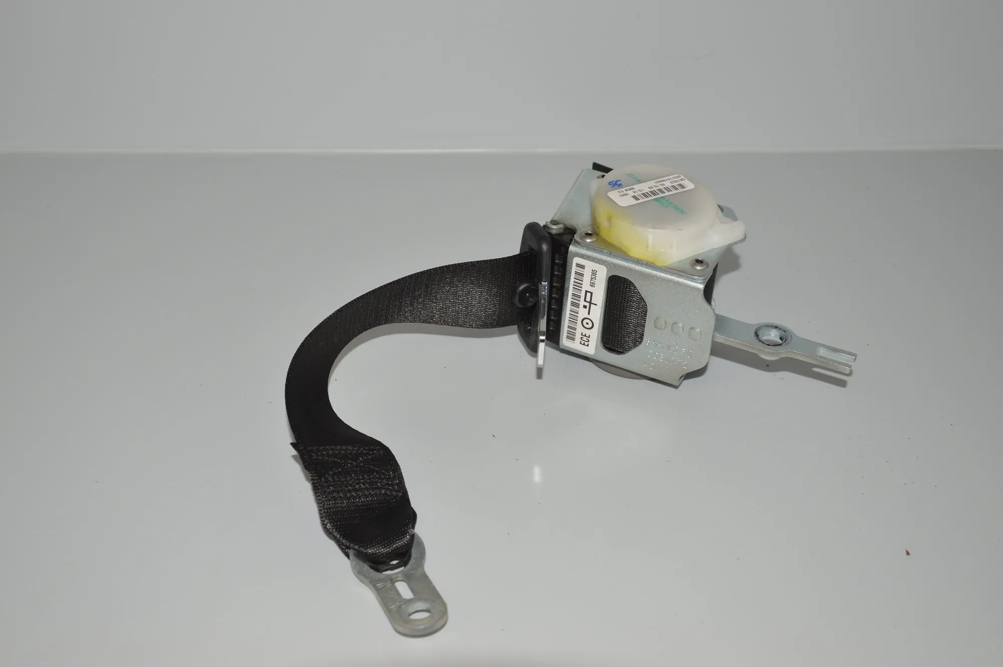Rear Left Seatbelt – OEM 6975365 · BMW 3 (E90) 330 i 2005 – 3