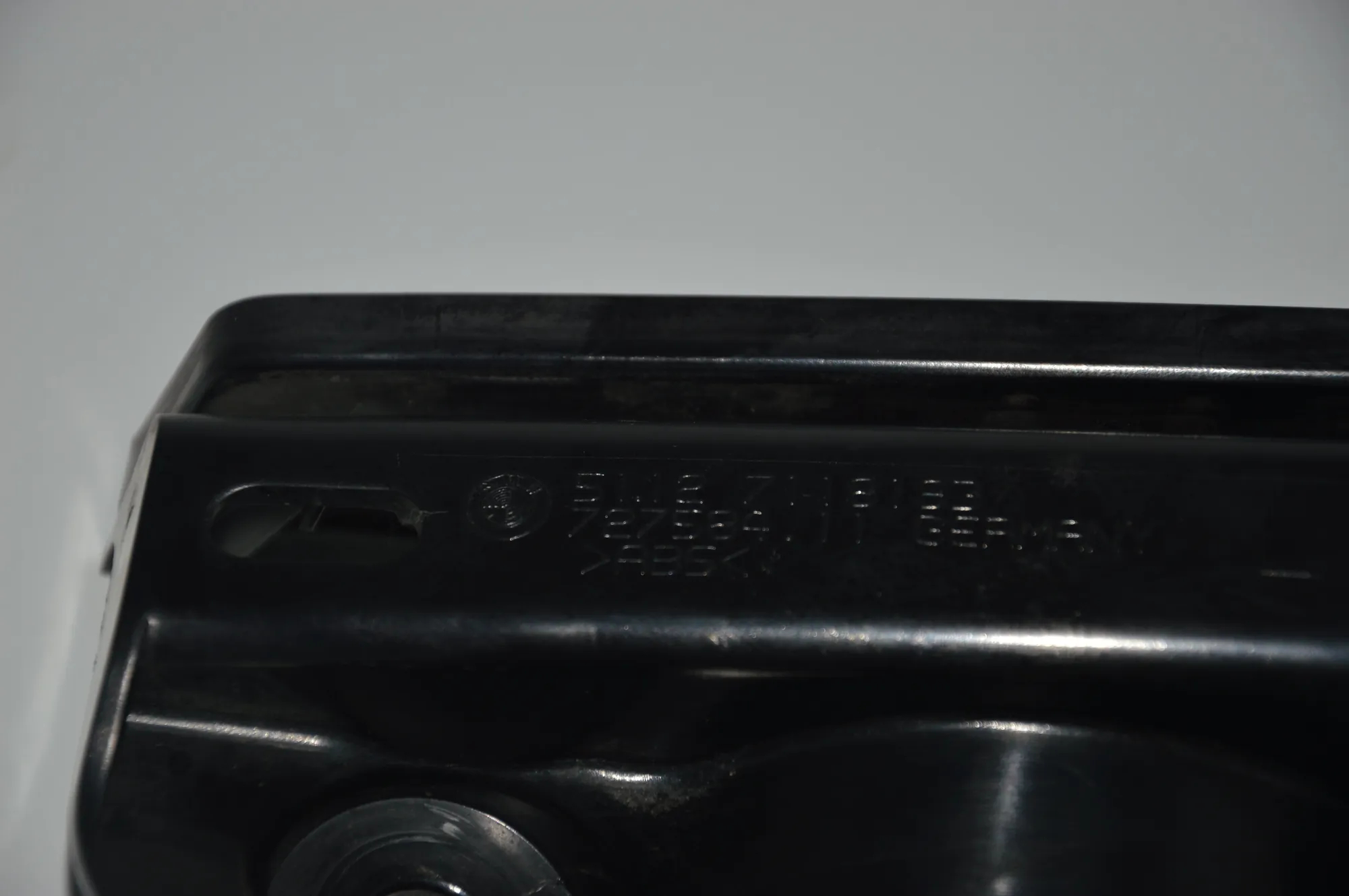 Rear Left Bumper Bracket – OEM 7118193 · BMW 3 (E90) 330 i 2005 – 4