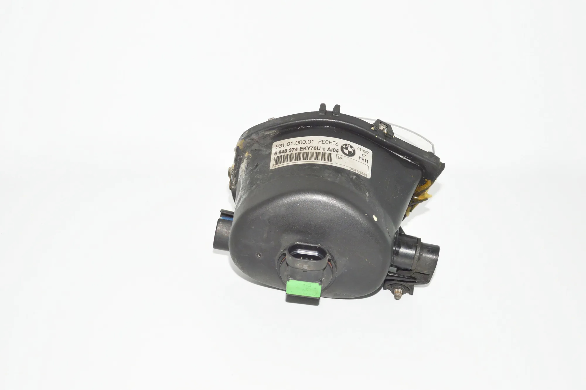 Front Right Fog Light – OEM 6948374 · BMW 3 (E90) 330 i 2005 – 4