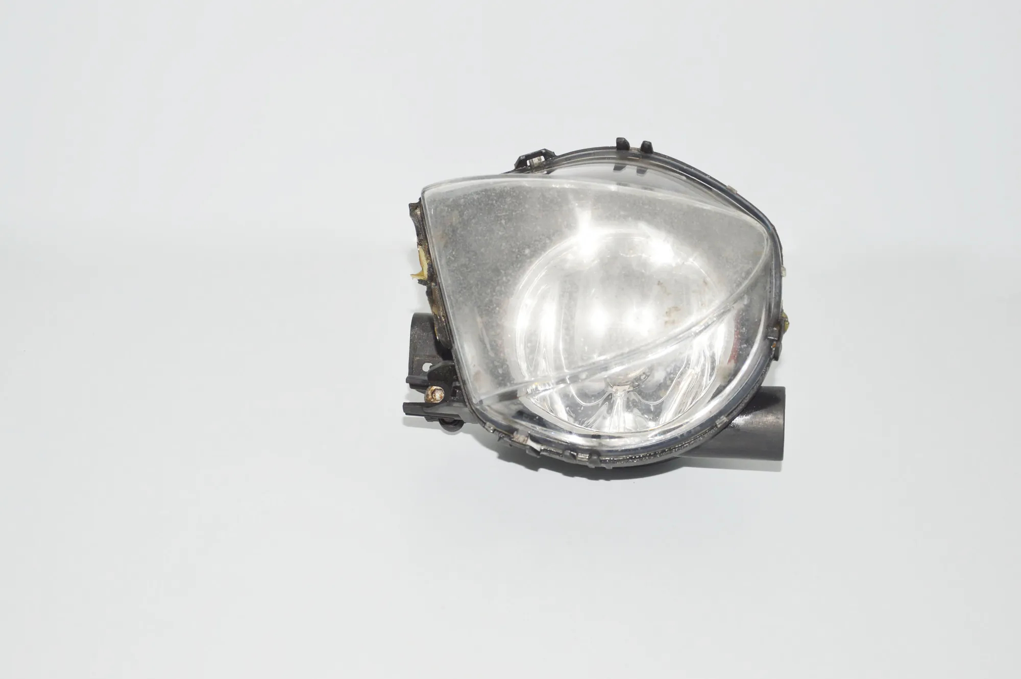 Front Right Fog Light – OEM 6948374 · BMW 3 (E90) 330 i 2005