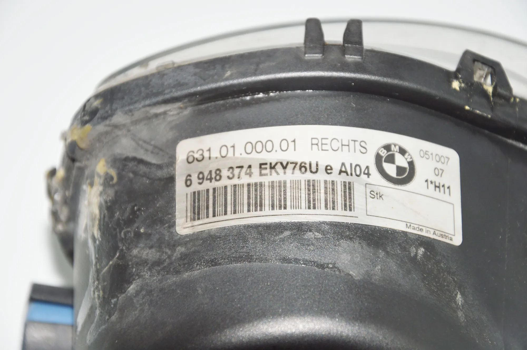 Front Right Fog Light – OEM 6948374 · BMW 3 (E90) 330 i 2005 – 5
