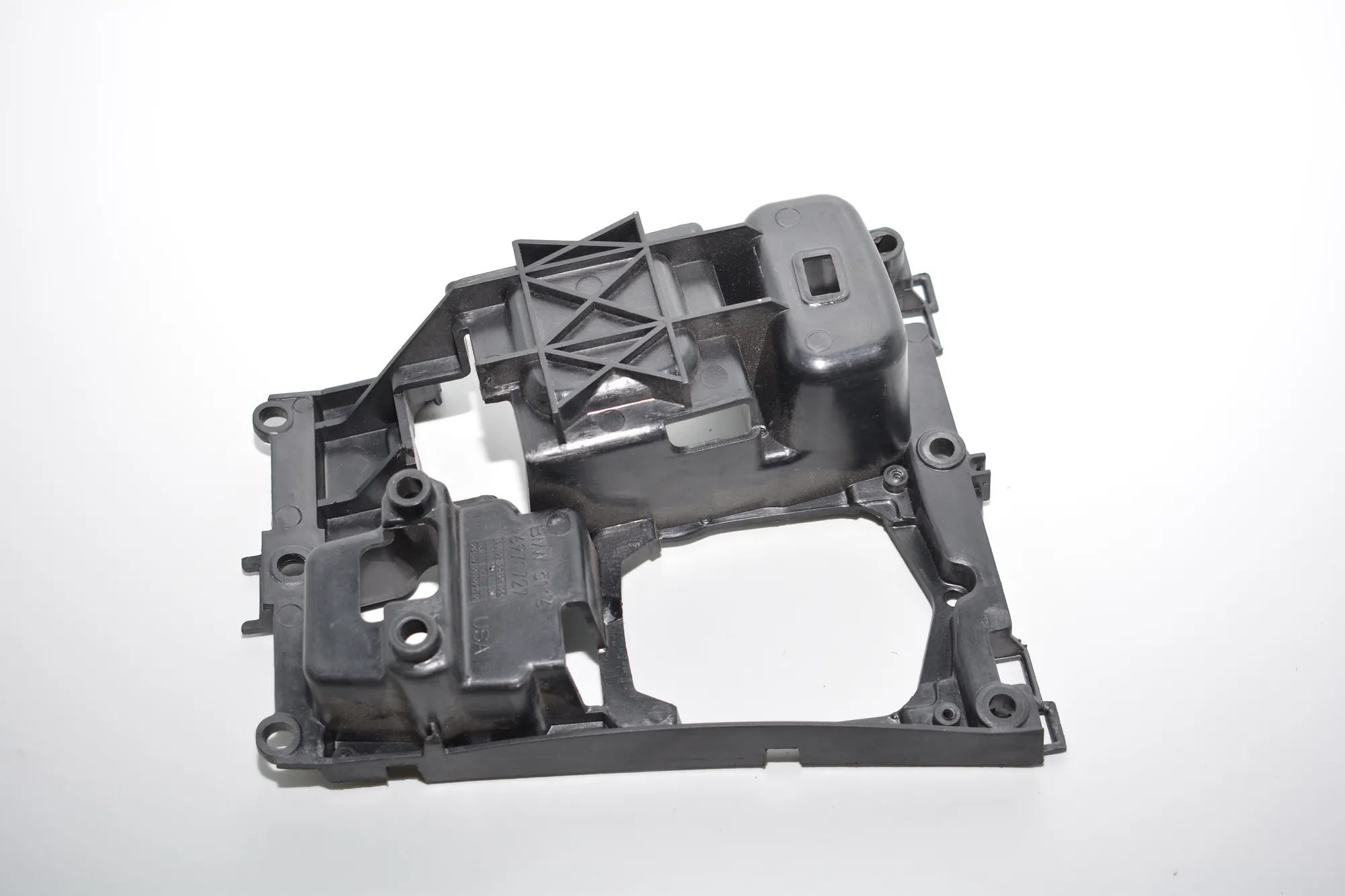 Gear Shifting Level Plastic Trim – OEM 6971727 · BMW X6 (E71, E72) BMW X6 (E71, E72) 2008 – 3
