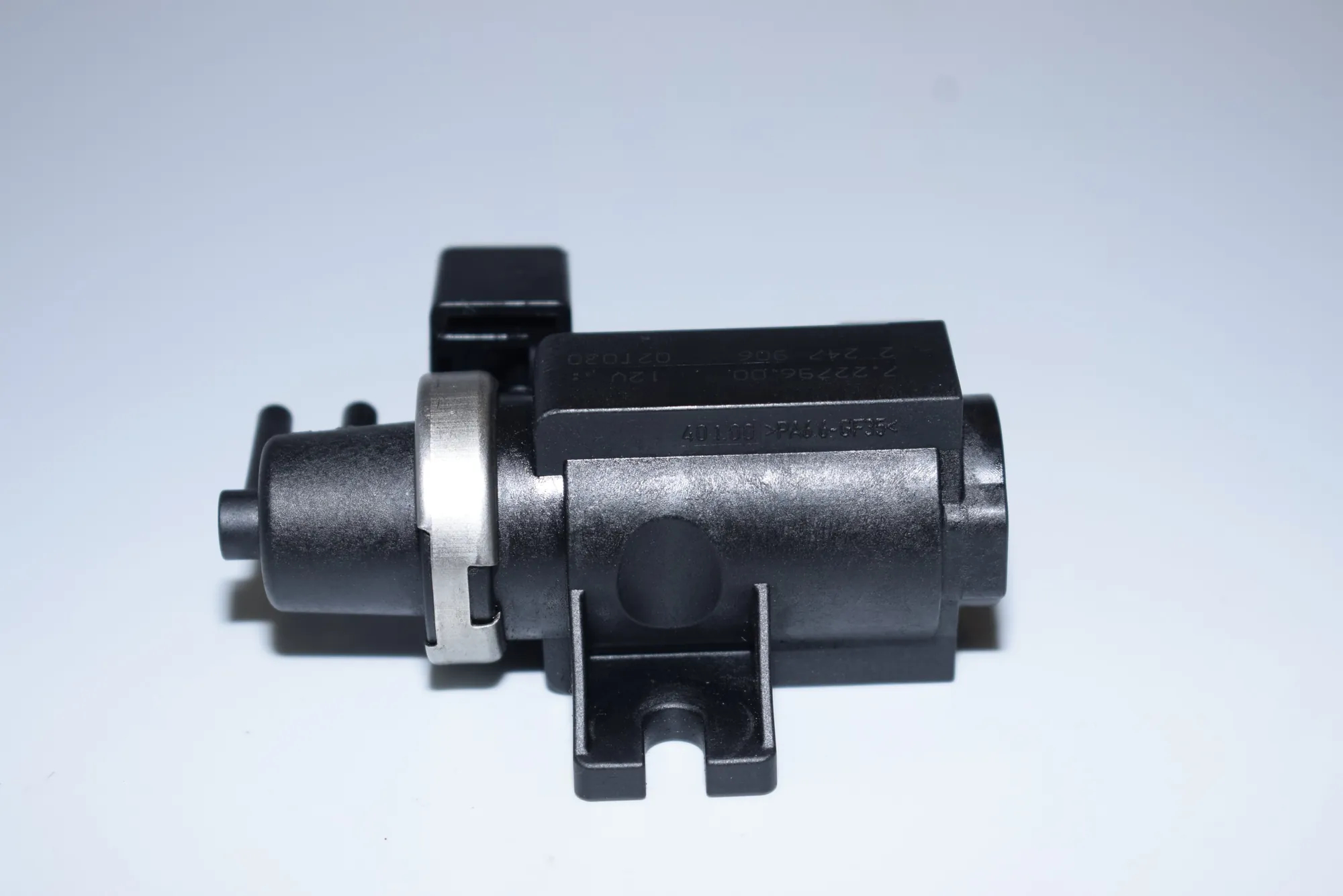 Solenoid Valve – OEM 2247906 · BMW 5 (E39) 525 d 2002 – 3
