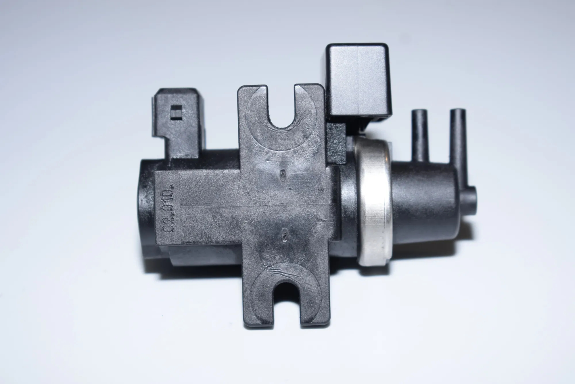 Solenoid Valve – OEM 2247906 · BMW 5 (E39) 525 d 2002 – 5