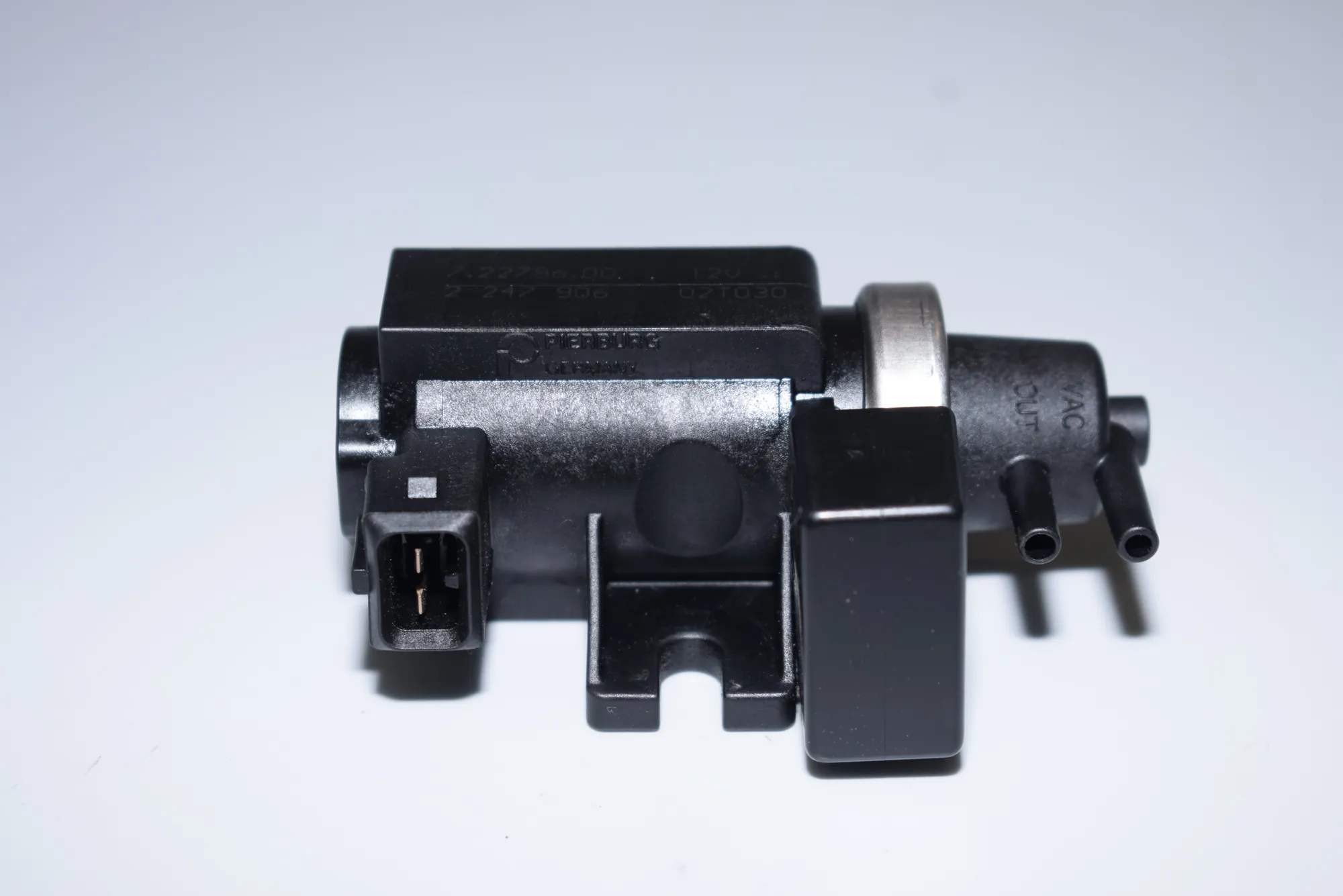 Solenoid Valve – OEM 2247906 · BMW 5 (E39) 525 d 2002