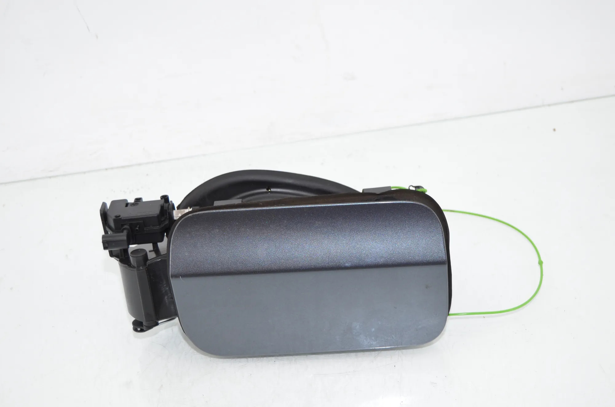 Fuel Tank Flap Cap – OEM 7238100 · BMW 3 Touring (F31) 330 d 2013