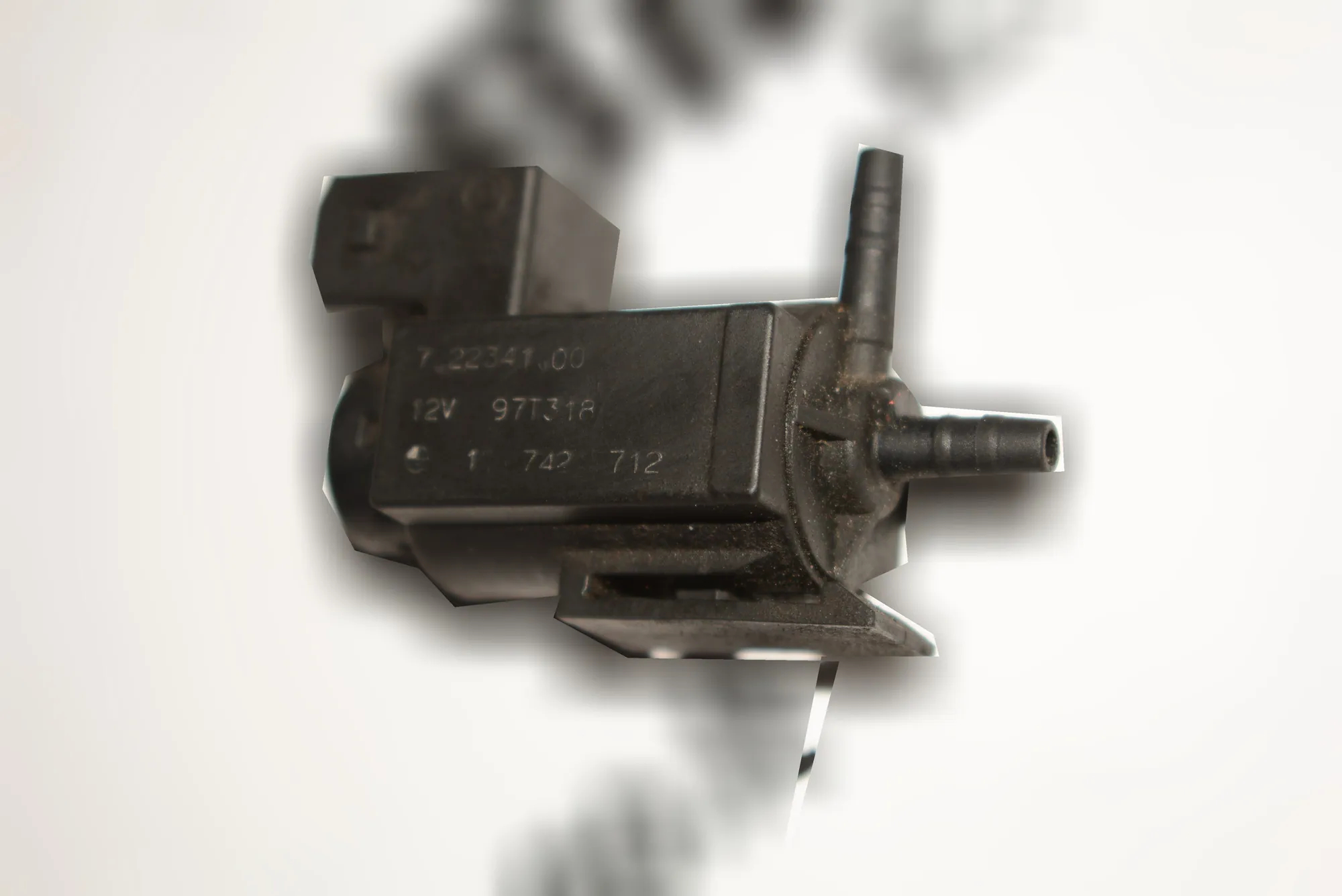 Solenoid Valve – OEM 1742712 · BMW 5 Touring (E39) 525 tds 1997 – 4