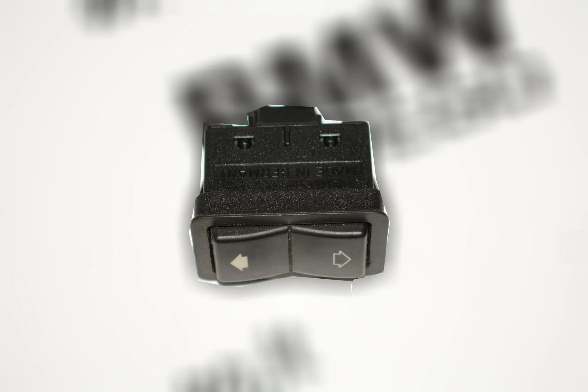 Rear Right Door Window Switch – OEM 8368974 · BMW 5 Touring (E39) 525 tds 1997 – 2