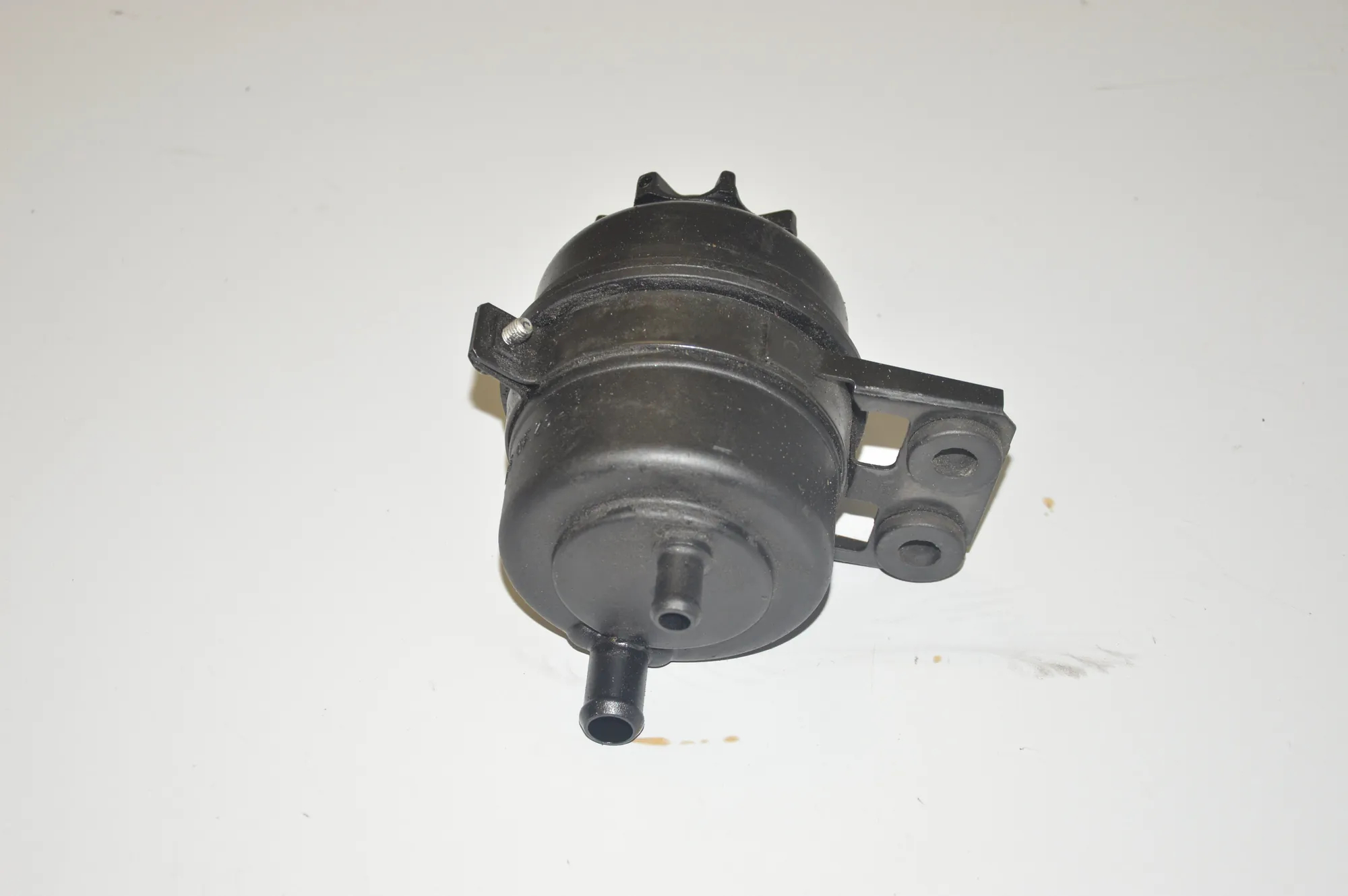 Power Steering Pump Tank – OEM NA · BMW 5 Touring (E39) 525 tds 1997 – 2