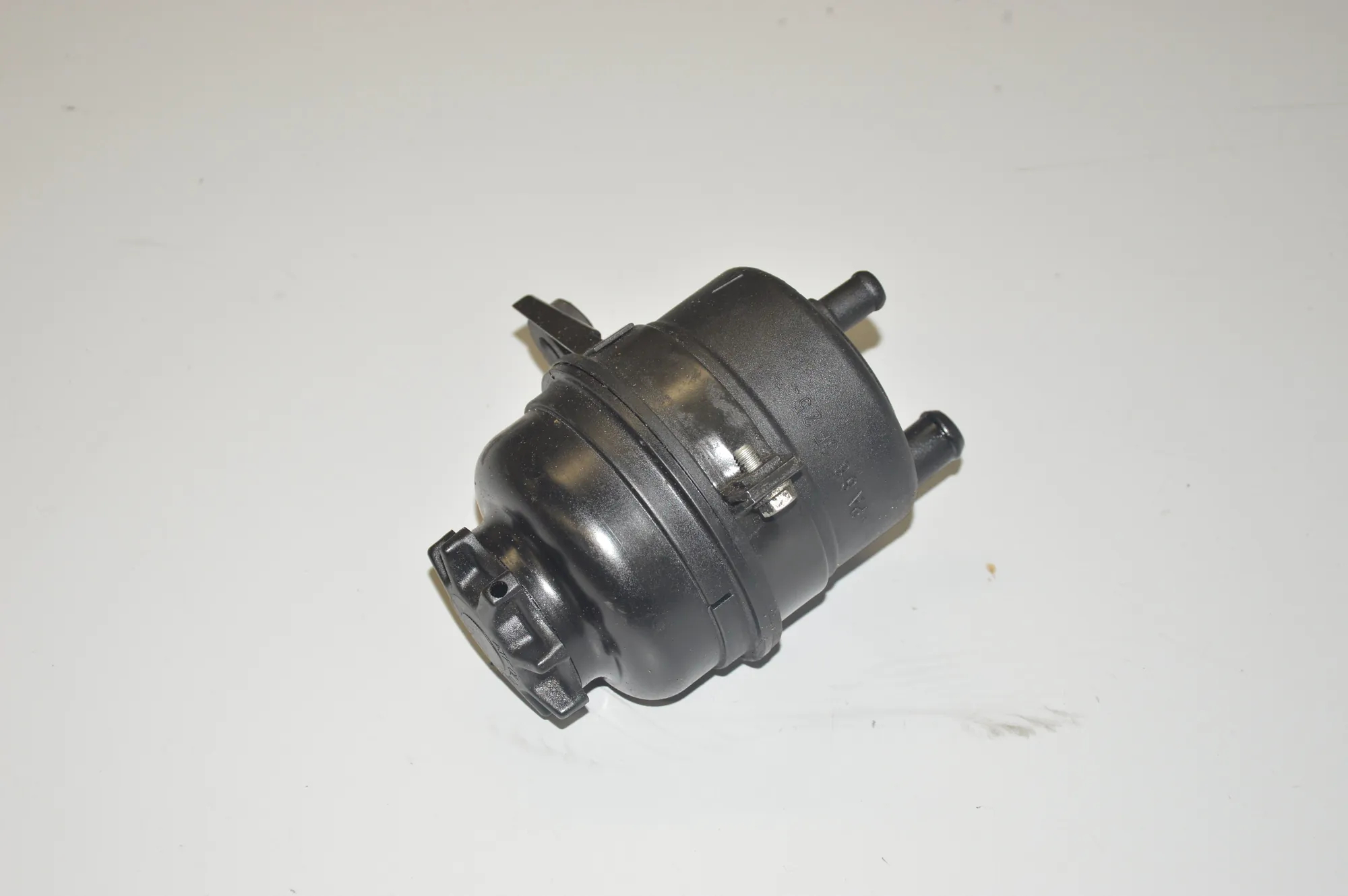 Power Steering Pump Tank – OEM NA · BMW 5 Touring (E39) 525 tds 1997