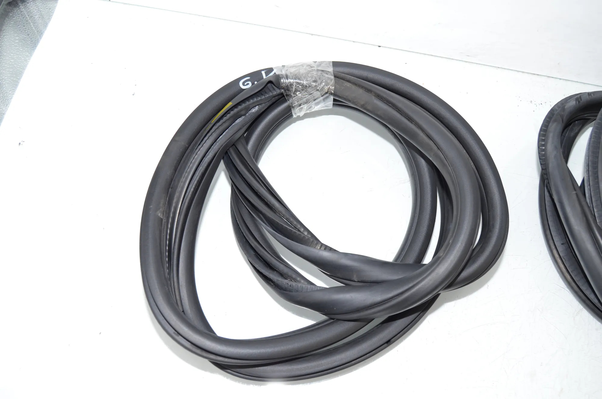Front Right Door Seal Rubber – OEM 7258329 · BMW 3 Touring (F31) 330 d 2013 – 2