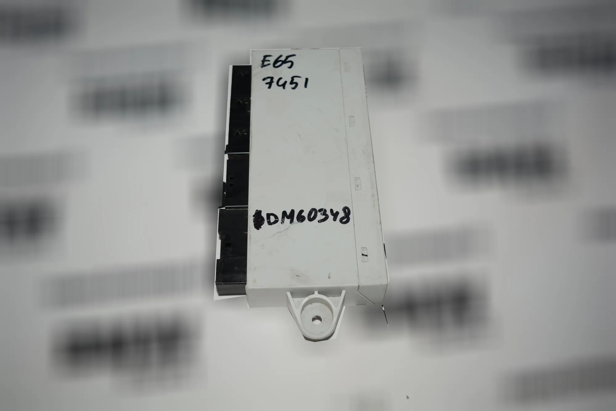 Rear Right Door Control Unit – OEM 6922263 · BMW 7 (E65, E66, E67) BMW 7 (E65, E66, E67) 745 i 2002