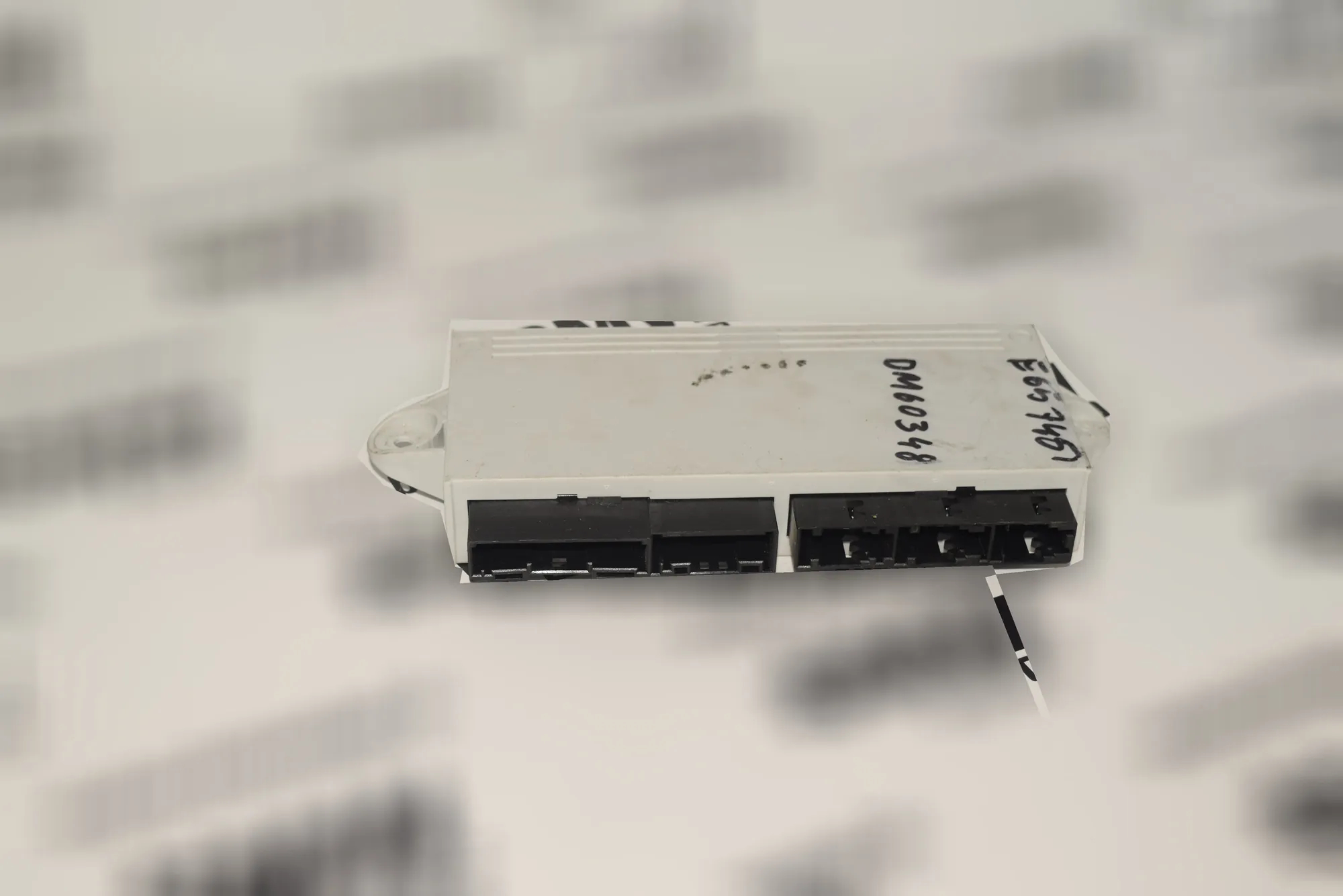 Rear Right Door Control Unit – OEM 6922264 · BMW 7 (E65, E66, E67) BMW 7 (E65, E66, E67) 745 i, Li 2003 – 3