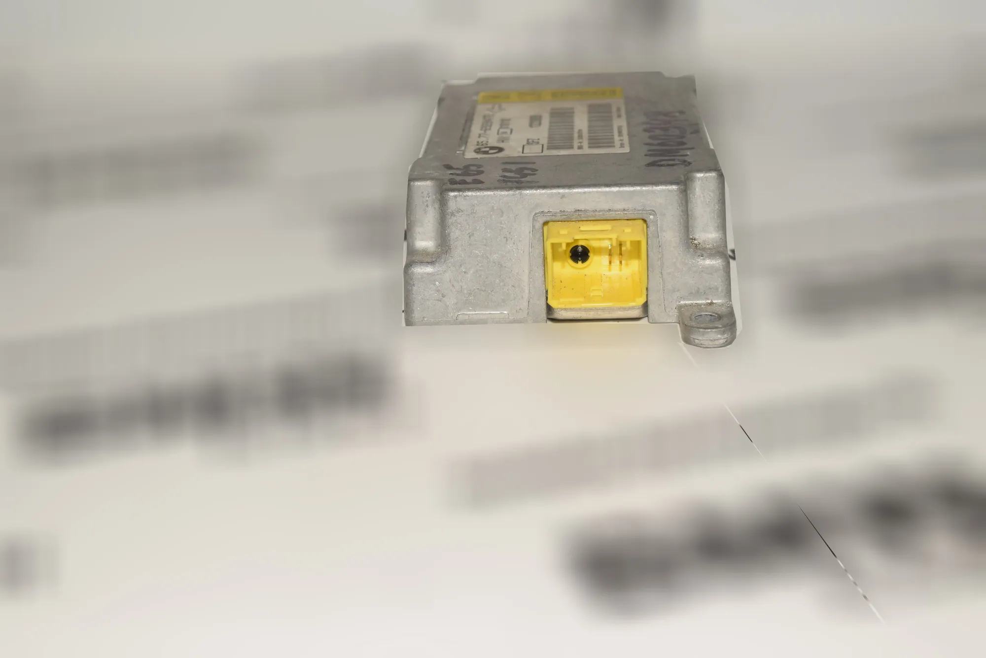 SRS Control Unit – OEM 6920472 · BMW 7 (E65, E66, E67) BMW 7 (E65, E66, E67) 745 i, Li 2003 – 2