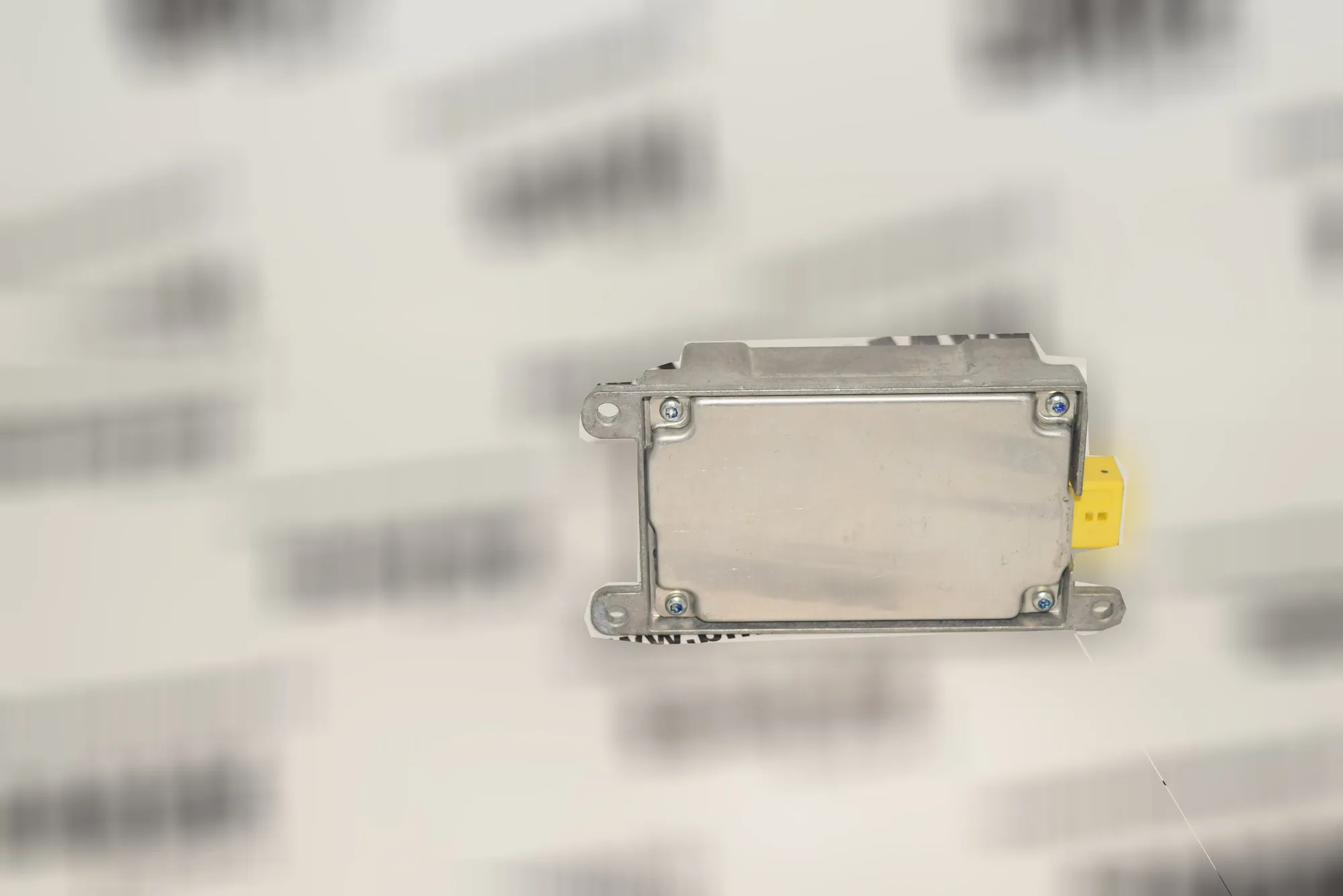 SRS Control Unit – OEM 6920472 · BMW 7 (E65, E66, E67) BMW 7 (E65, E66, E67) 745 i, Li 2003 – 3