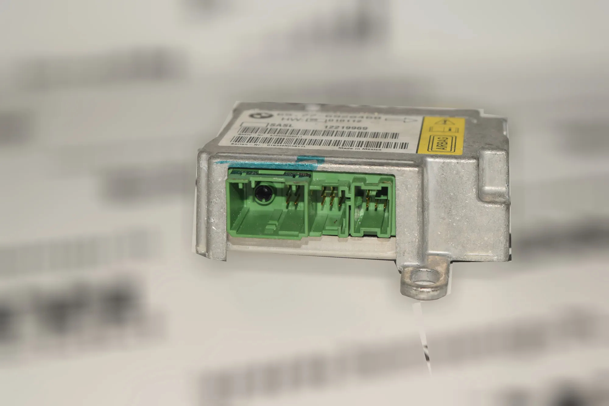 SRS Control Unit – OEM 6920468 · BMW 7 (E65, E66, E67) BMW 7 (E65, E66, E67) 745 i, Li 2003 – 3