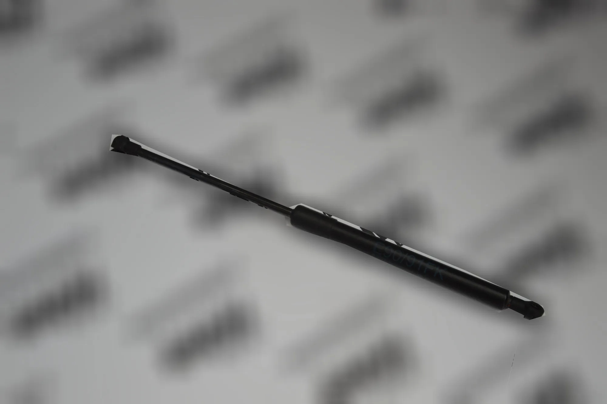 Front Left Bonnet Strut – OEM 7060550 · BMW 3 (E90) BMW 3 (E90) 2006