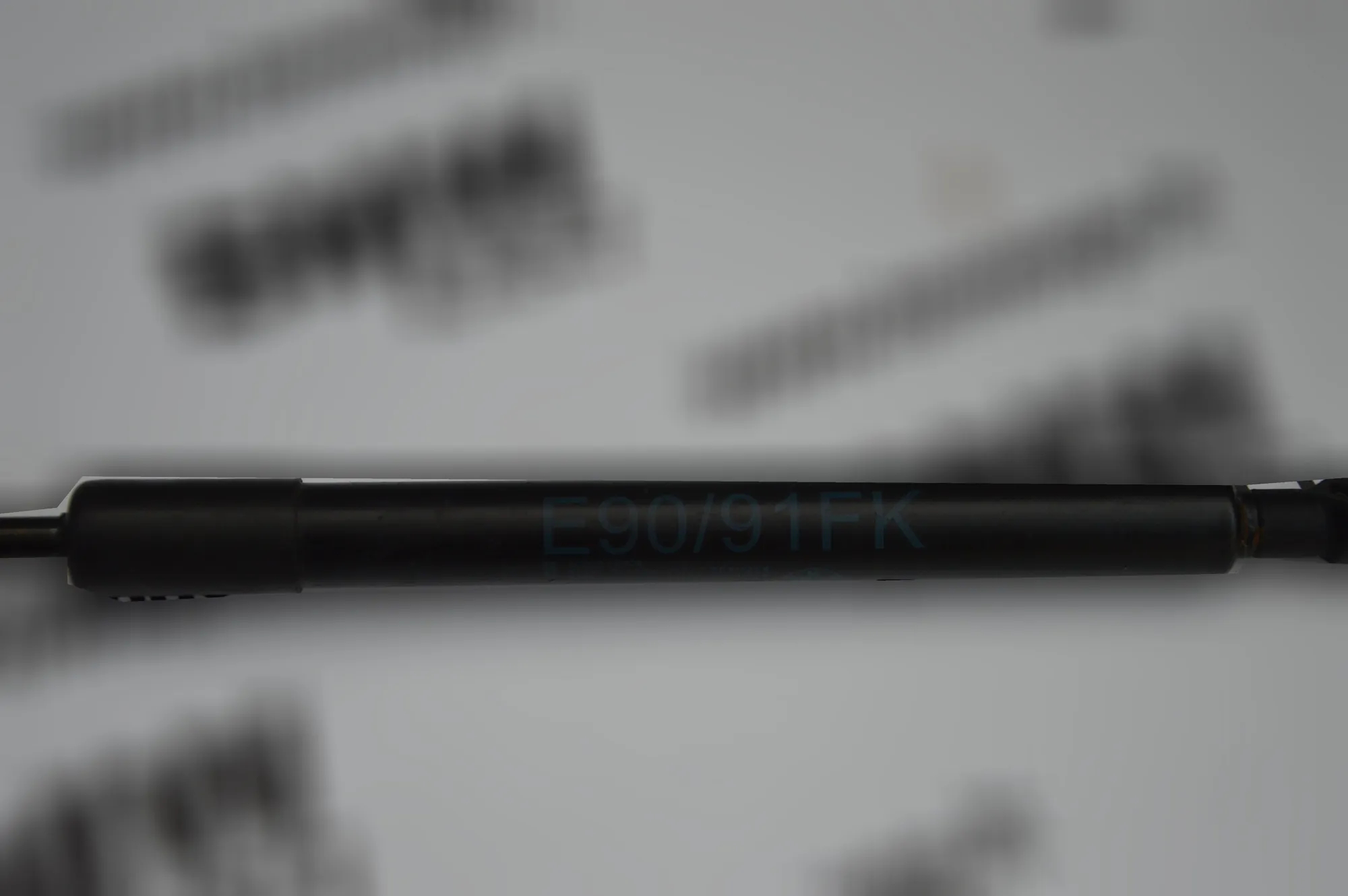 Front Left Bonnet Strut – OEM 7060550 · BMW 3 (E90) BMW 3 (E90) 2006 – 3