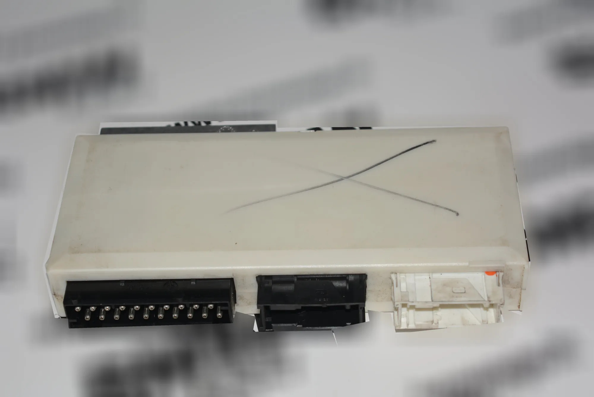 Comfort Control Unit – OEM 6913520 · BMW 5 (E39) BMW 5 (E39) 530 i 2000 – 3