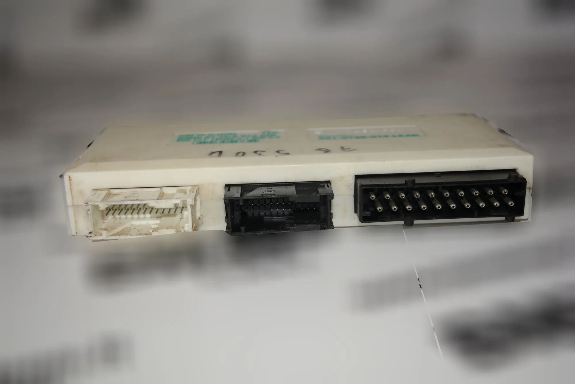 Comfort Control Unit – OEM 6913520 · BMW 5 (E39) BMW 5 (E39) 530 i 2000 – 2