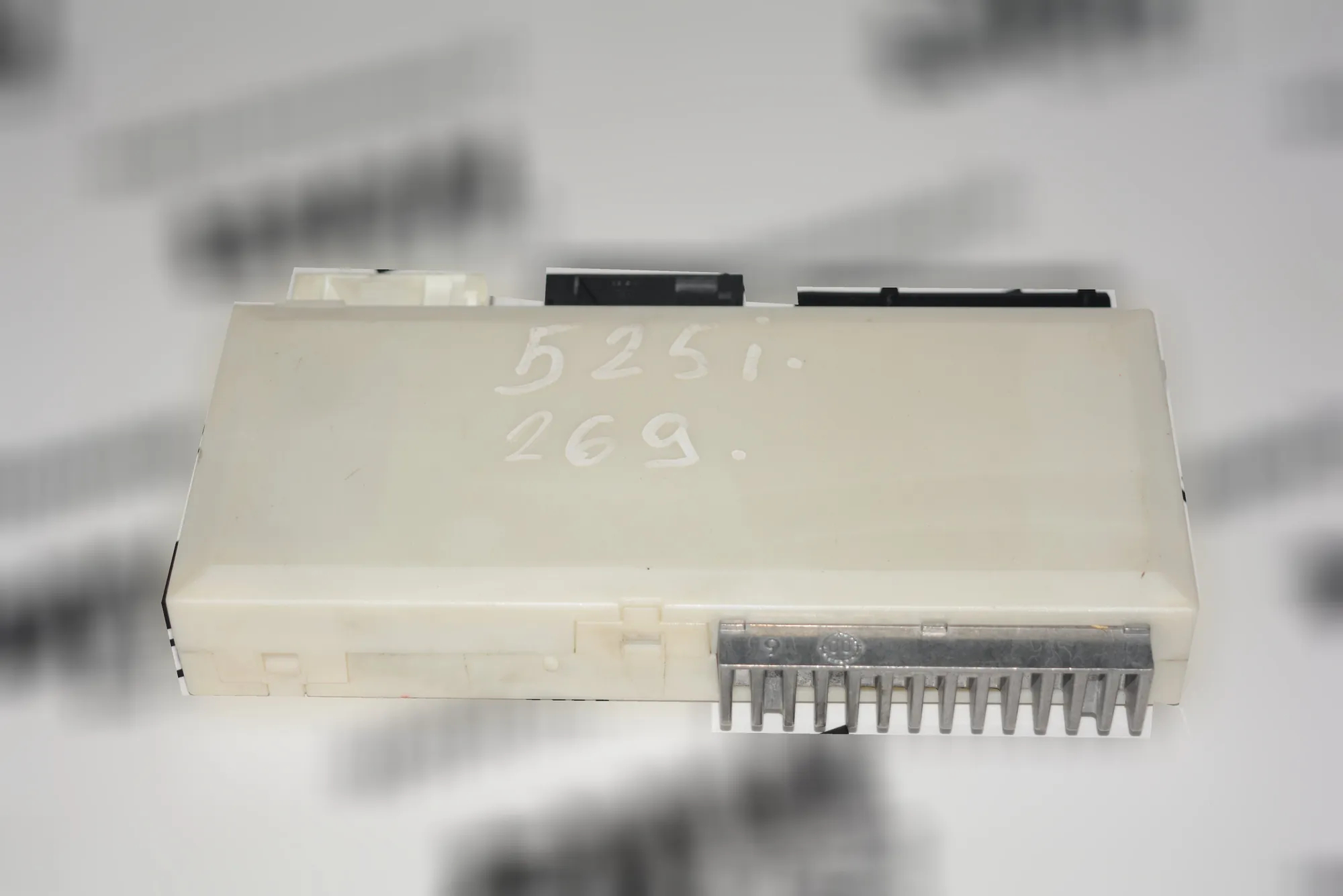 Comfort Control Unit – OEM 6913520 · BMW 5 (E39) BMW 5 (E39) 525 i 2001 – 2